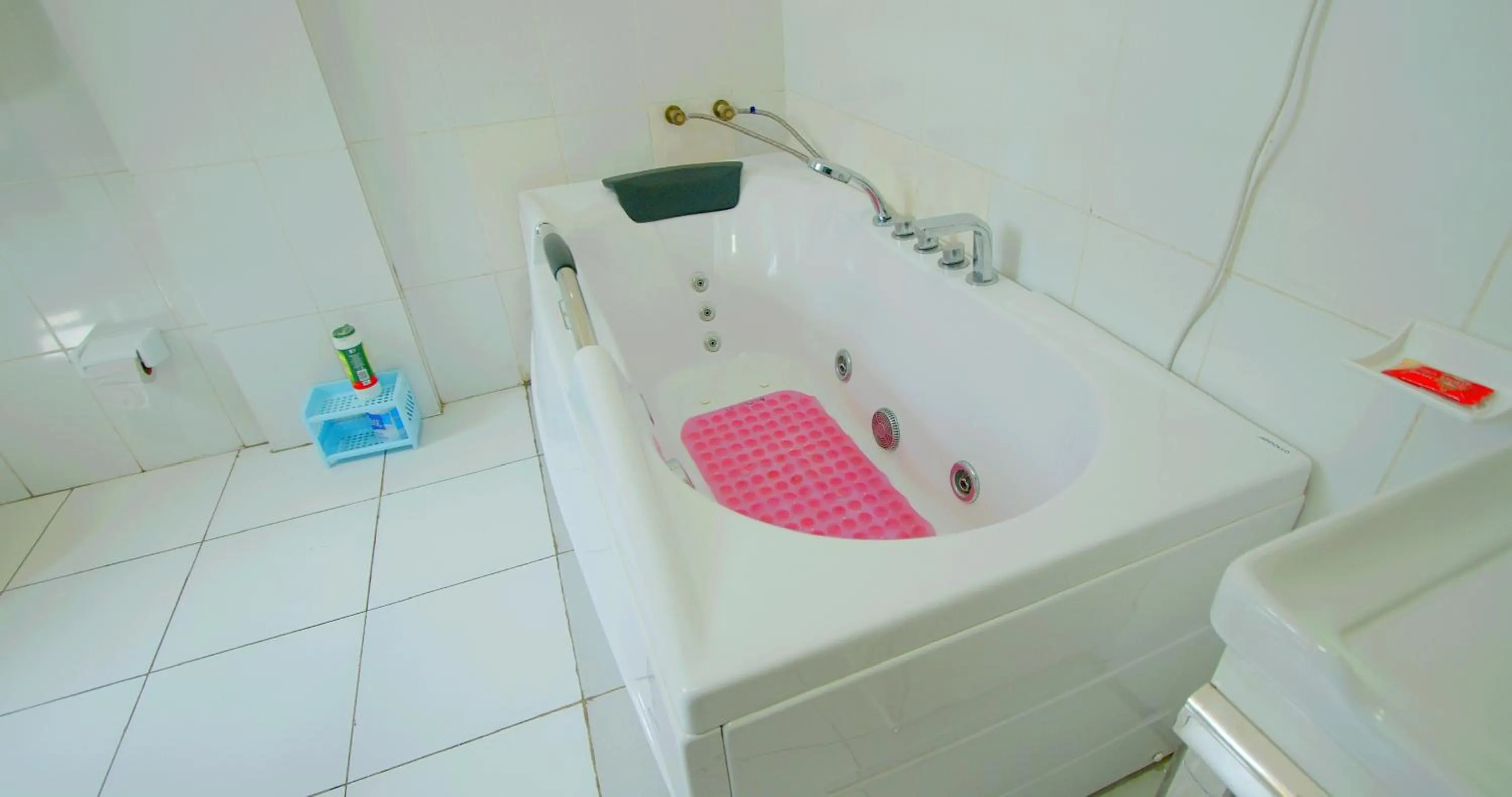 Hot Tub in FATIMA HOTEL Ltd