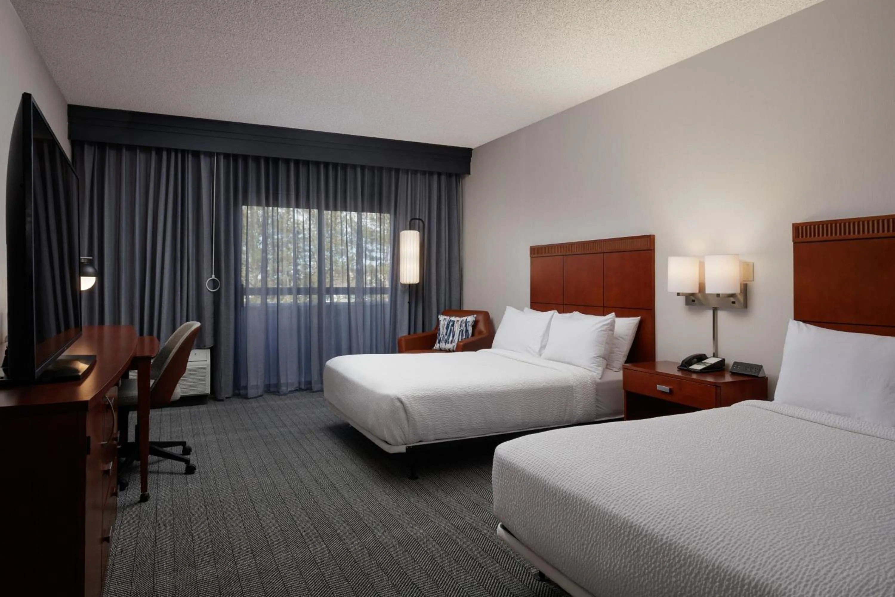 Photo of the whole room, Bed in Courtyard Denver Tech Center