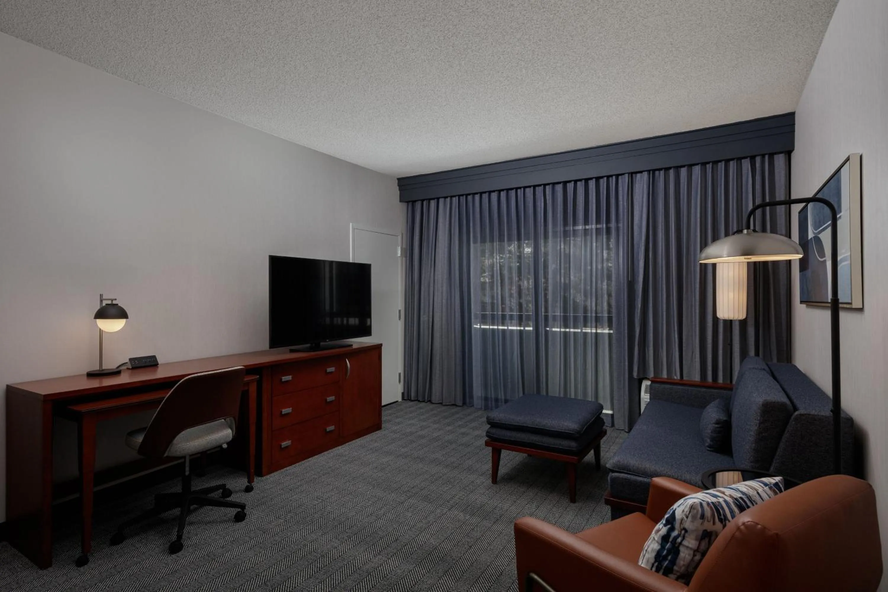 Living room in Courtyard Denver Tech Center