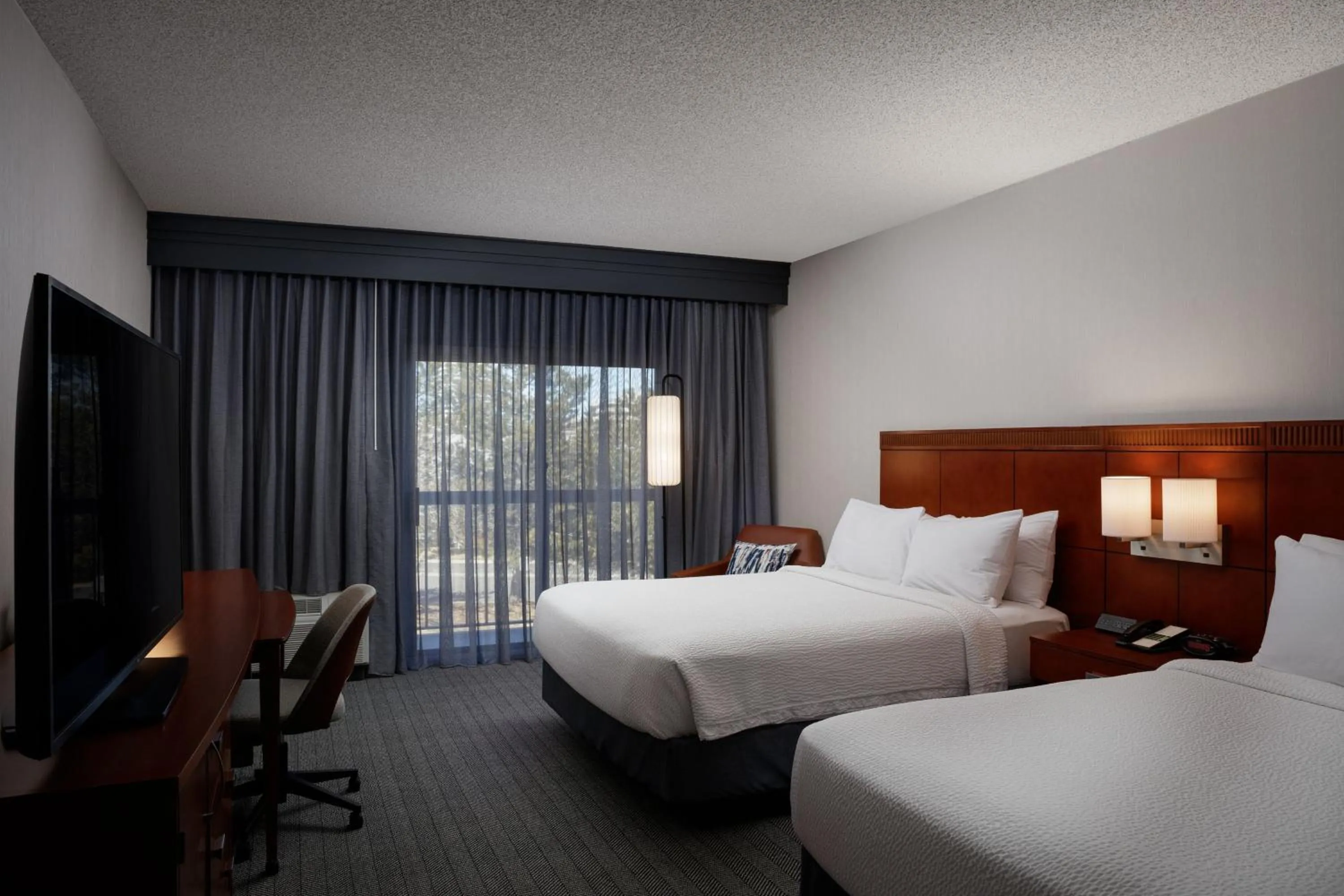 Photo of the whole room, Bed in Courtyard Denver Tech Center