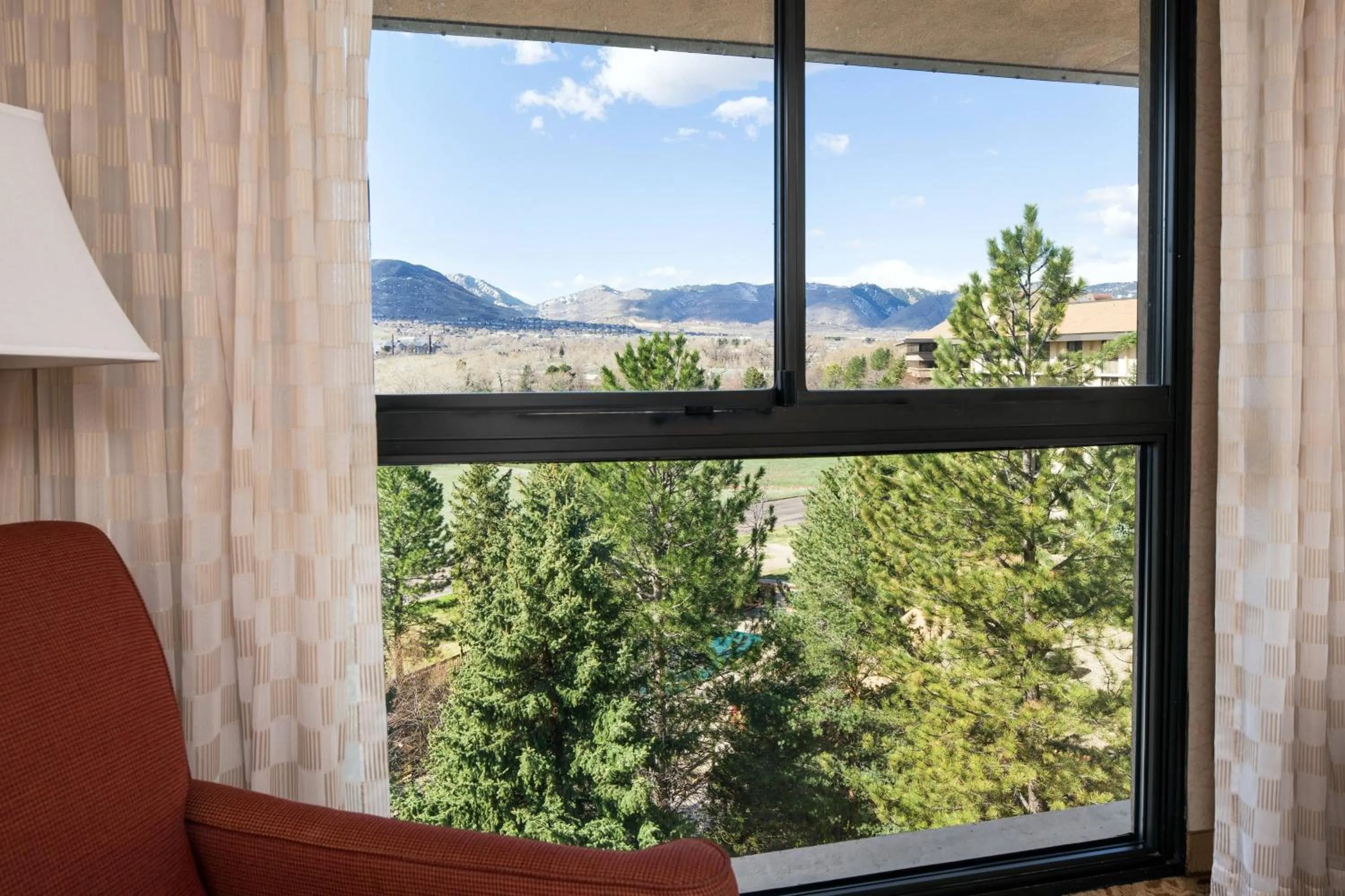 Photo of the whole room in Denver Marriott West