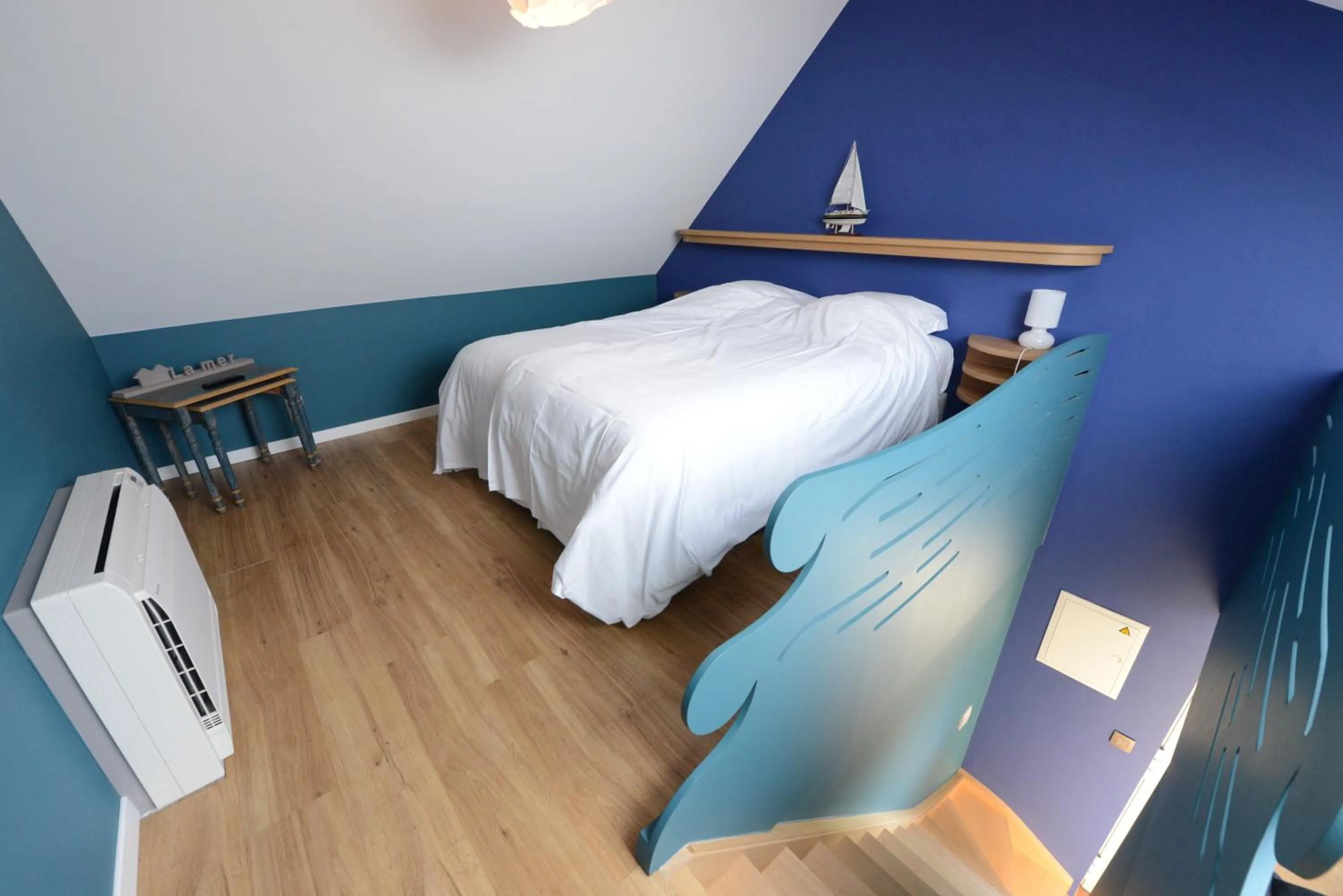 Photo of the whole room, Bed in Les Coteaux du Vinave