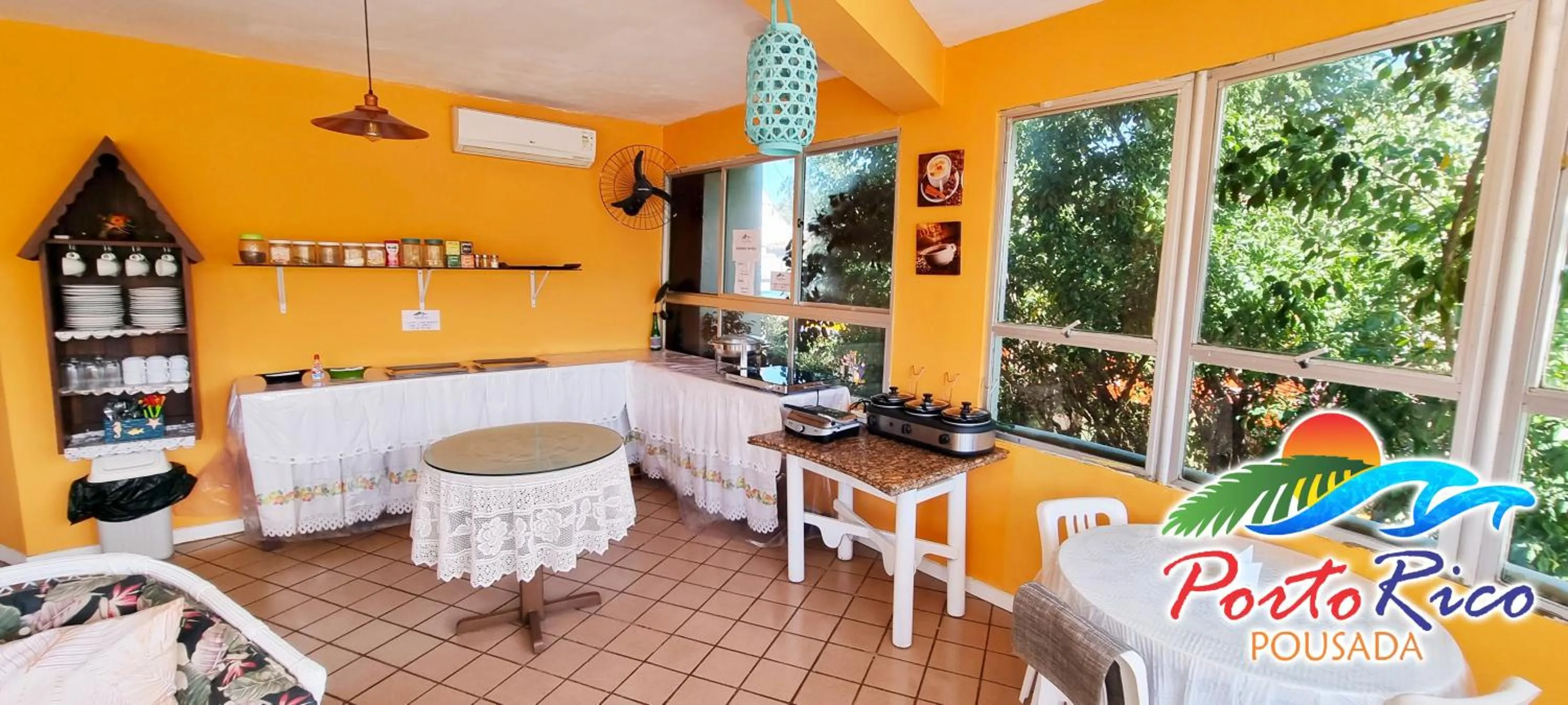 Restaurant/places to eat in Pousada Porto Rico