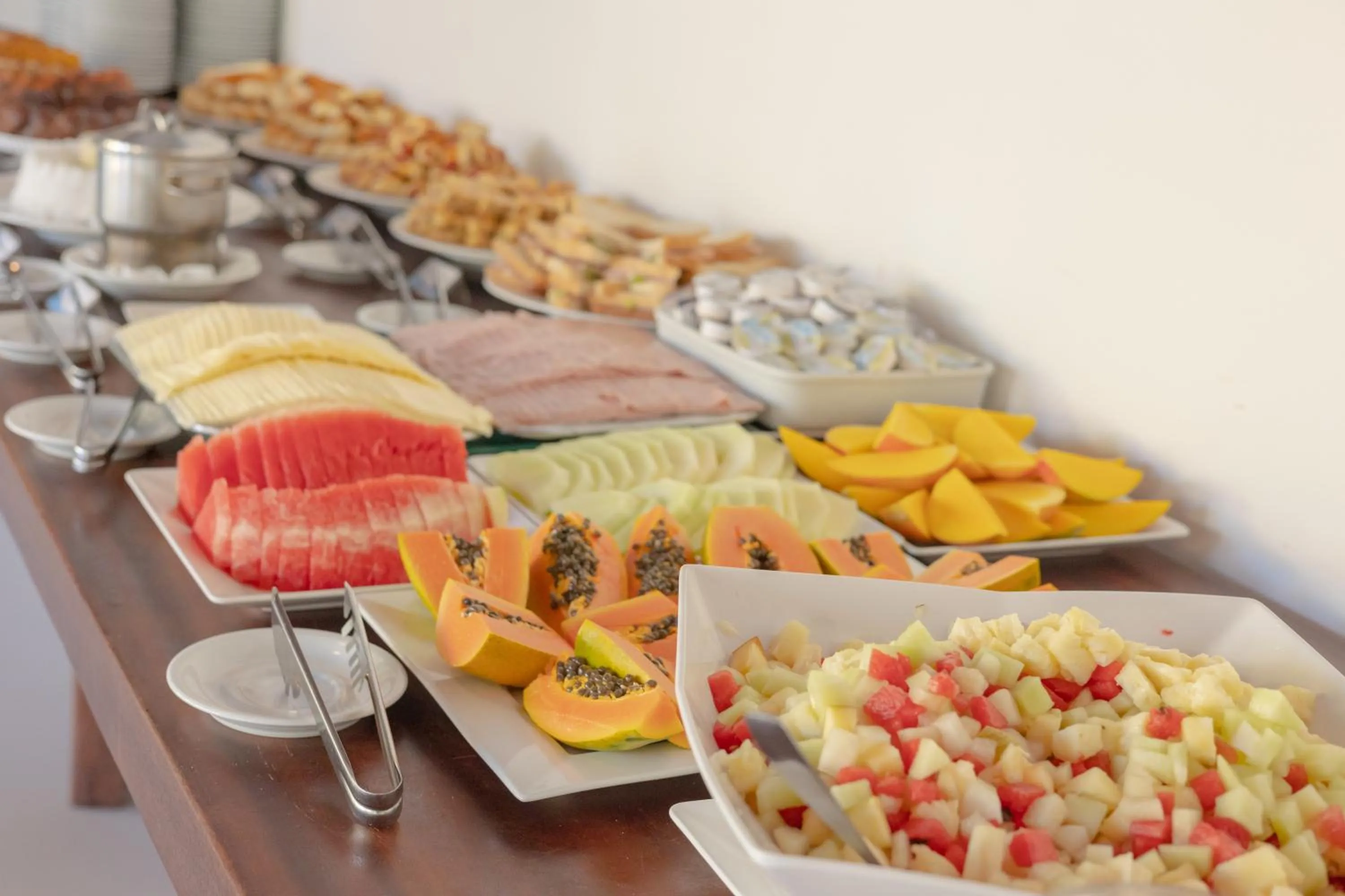 Food and drinks in Arraial Bangalô Praia Hotel