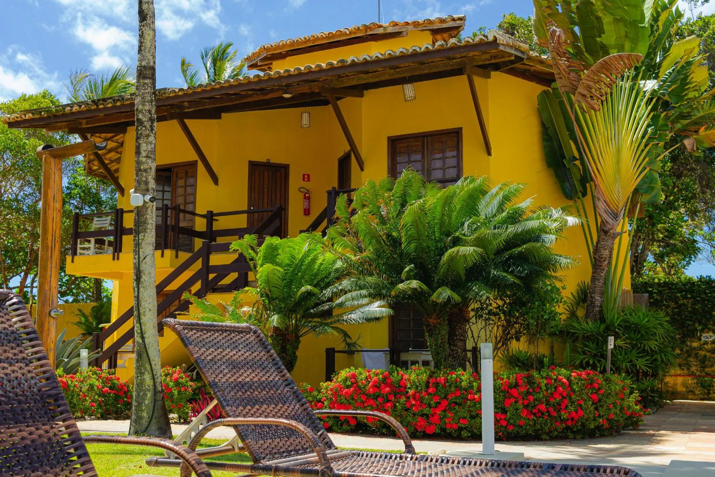 Property building in Arraial Bangalô Praia Hotel