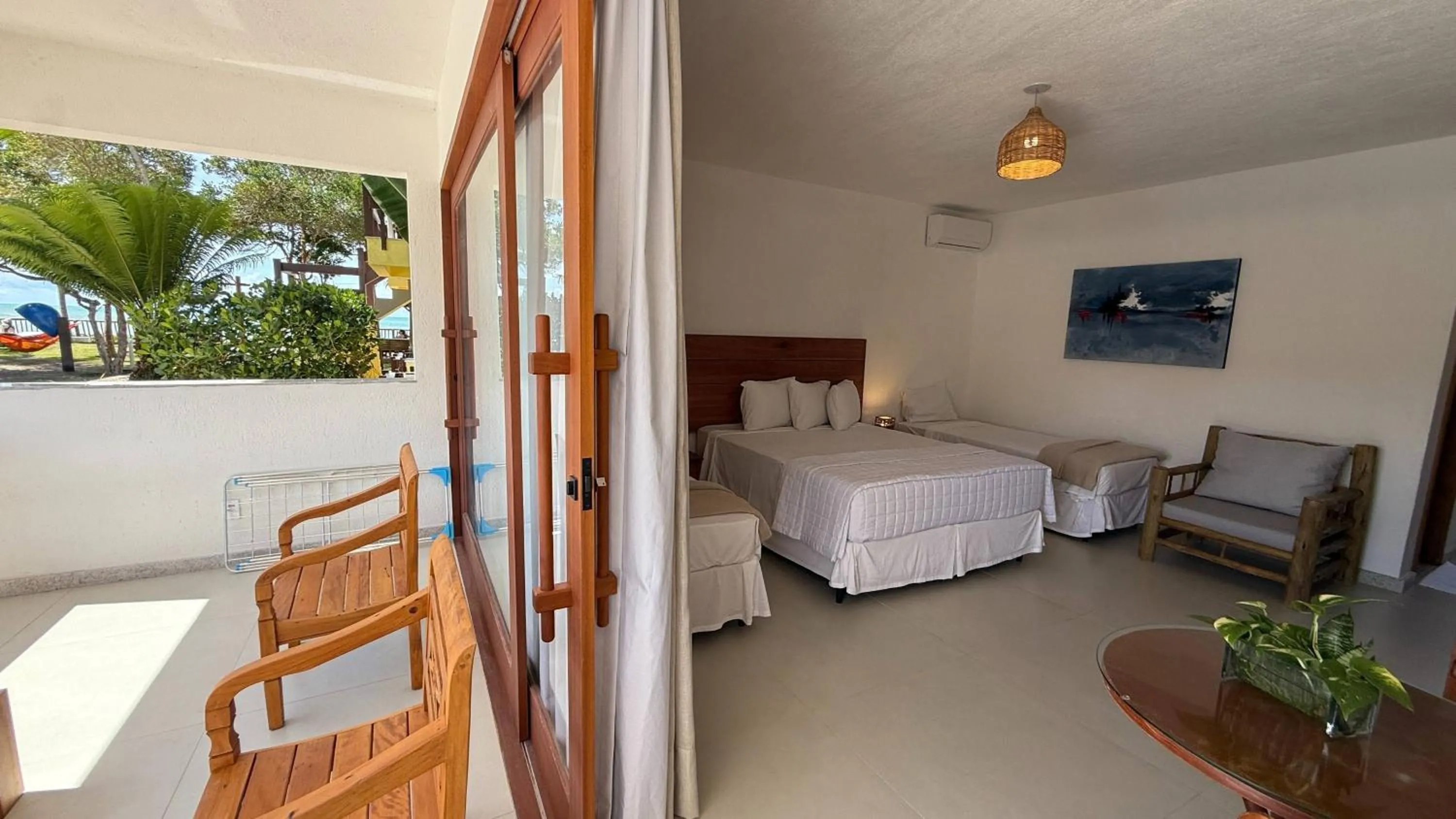 Patio, Bed in Arraial Bangalô Praia Hotel