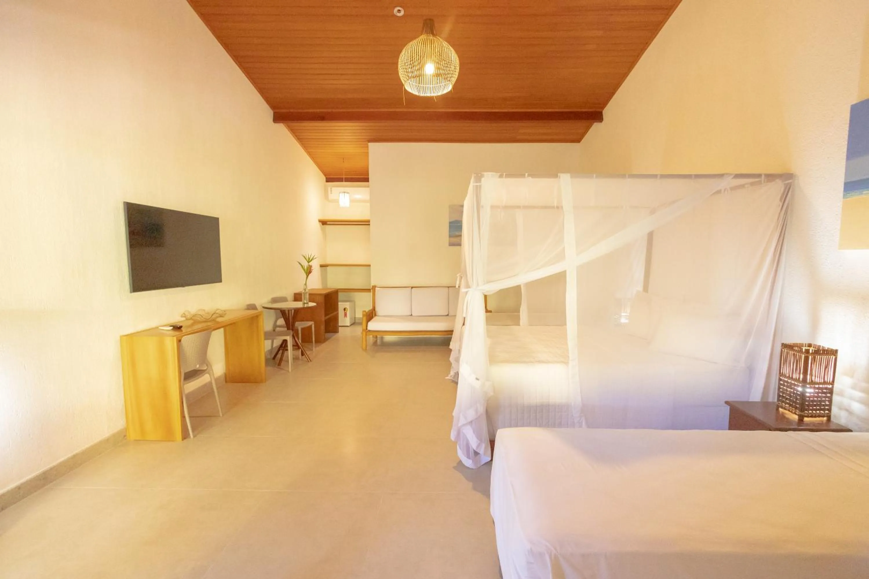 Photo of the whole room, Bed in Arraial Bangalô Praia Hotel