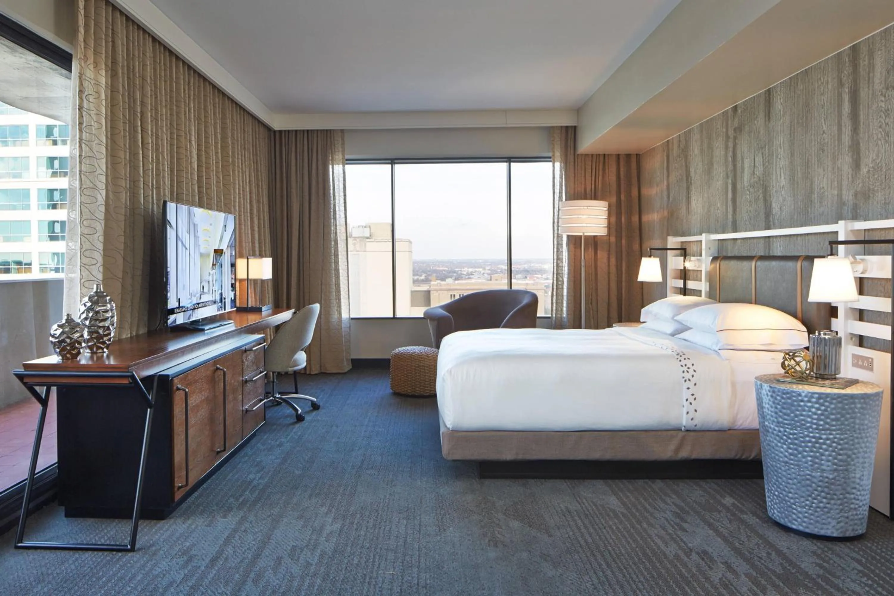 Photo of the whole room, Bed in The Worthington Renaissance Fort Worth Hotel