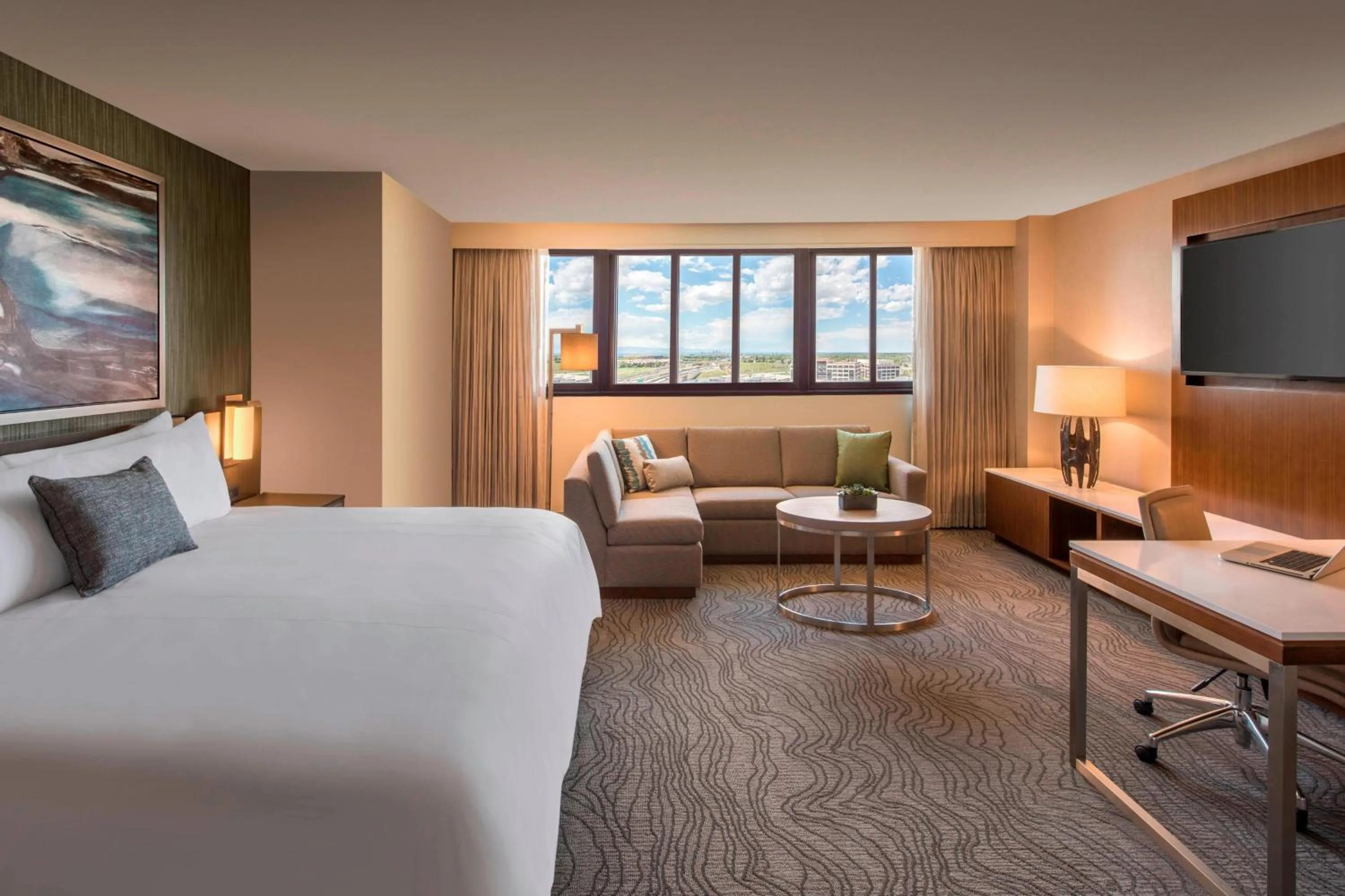 Photo of the whole room, Bed in Denver Marriott Tech Center