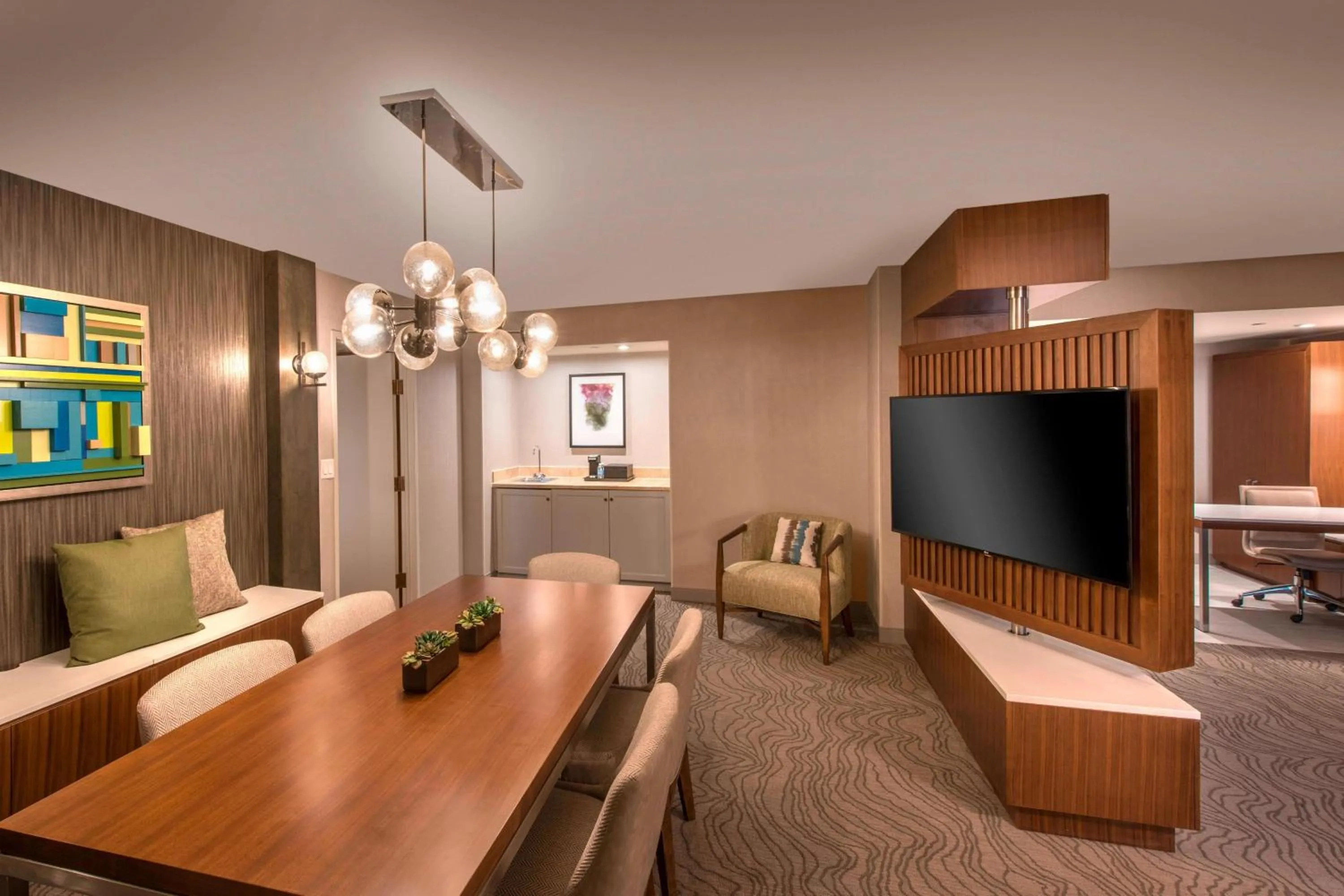 Photo of the whole room, Bed in Denver Marriott Tech Center