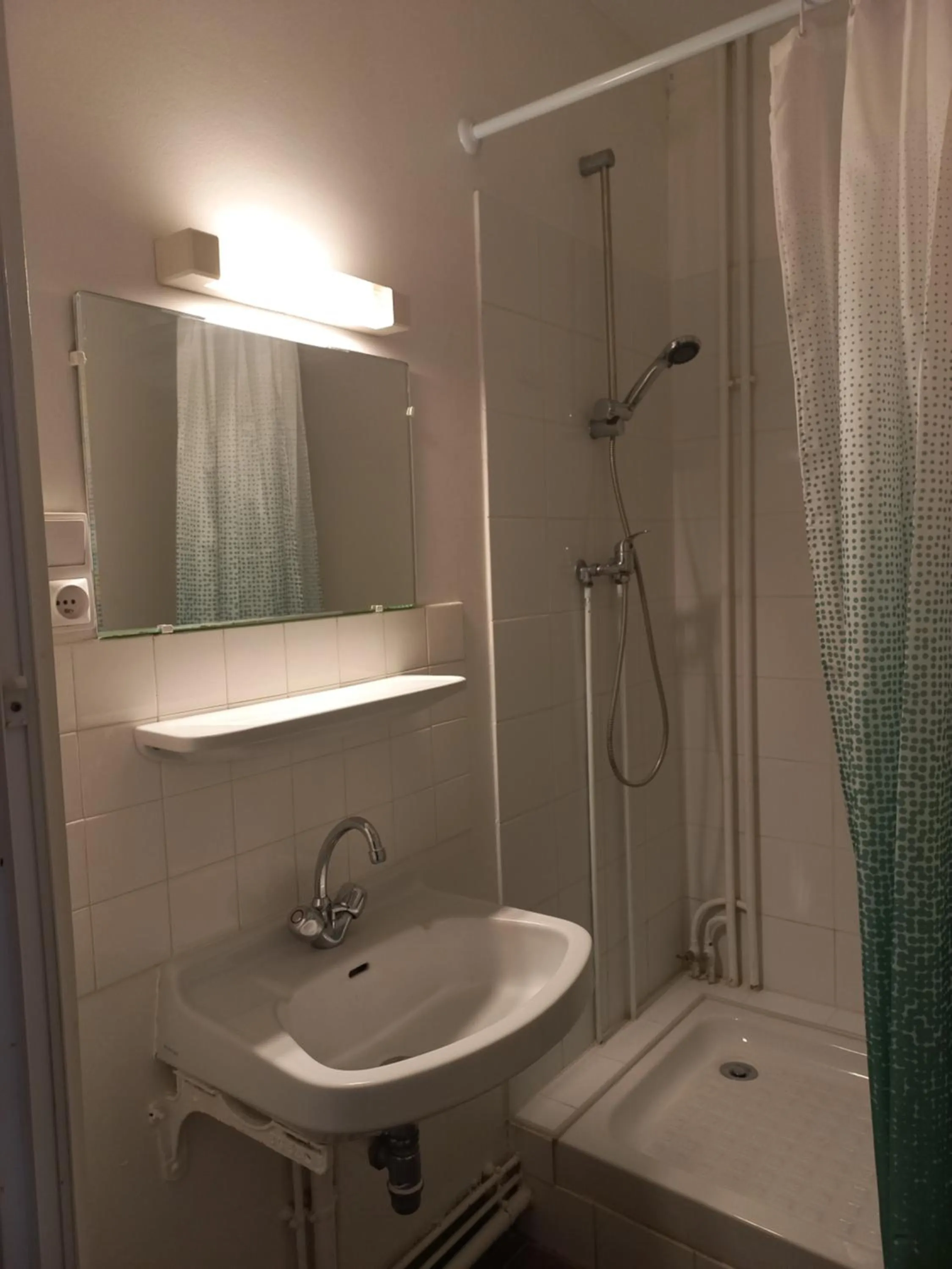 Bathroom in Hôtel Labat