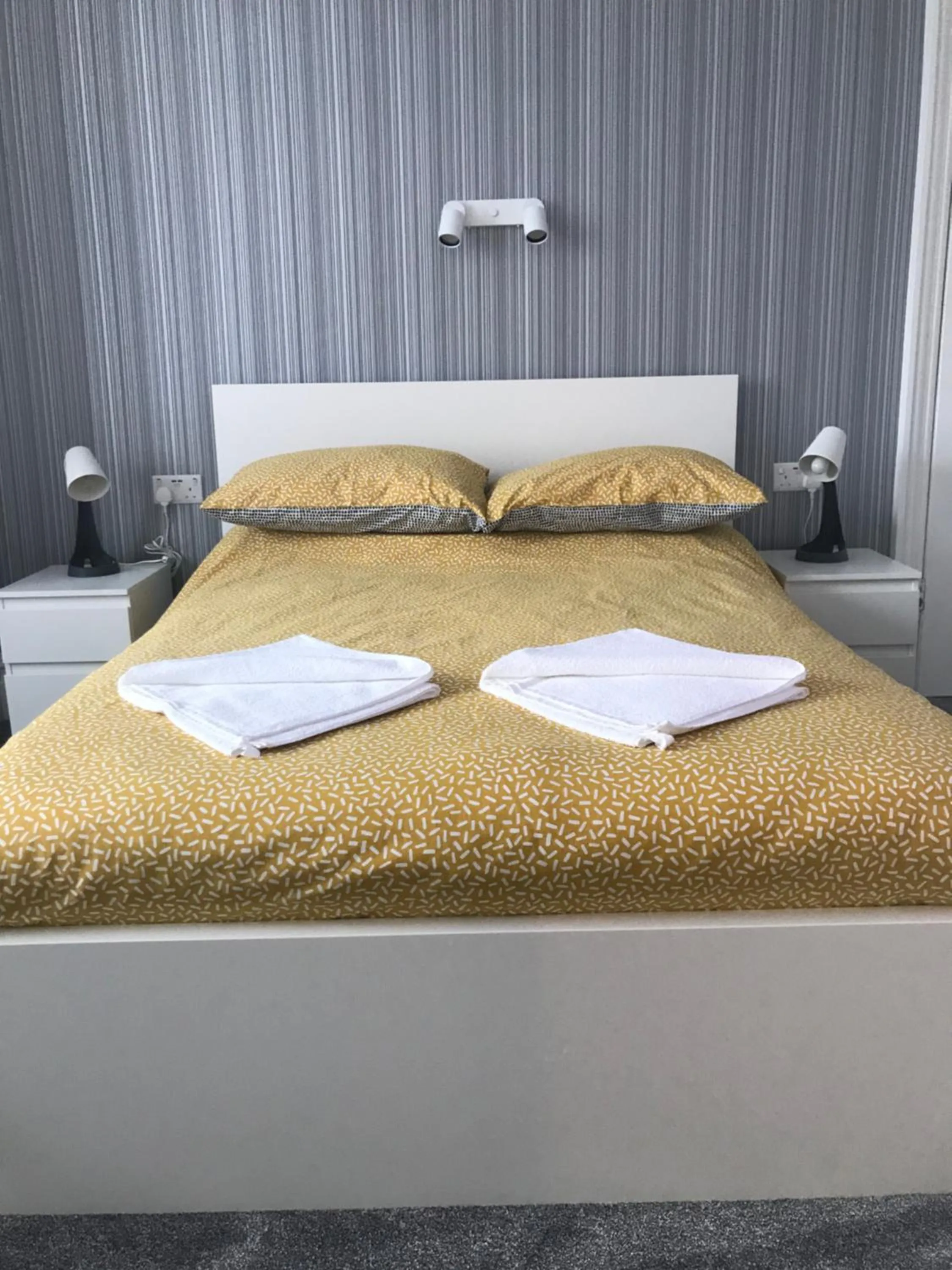 Bed in Brunton House Guest House