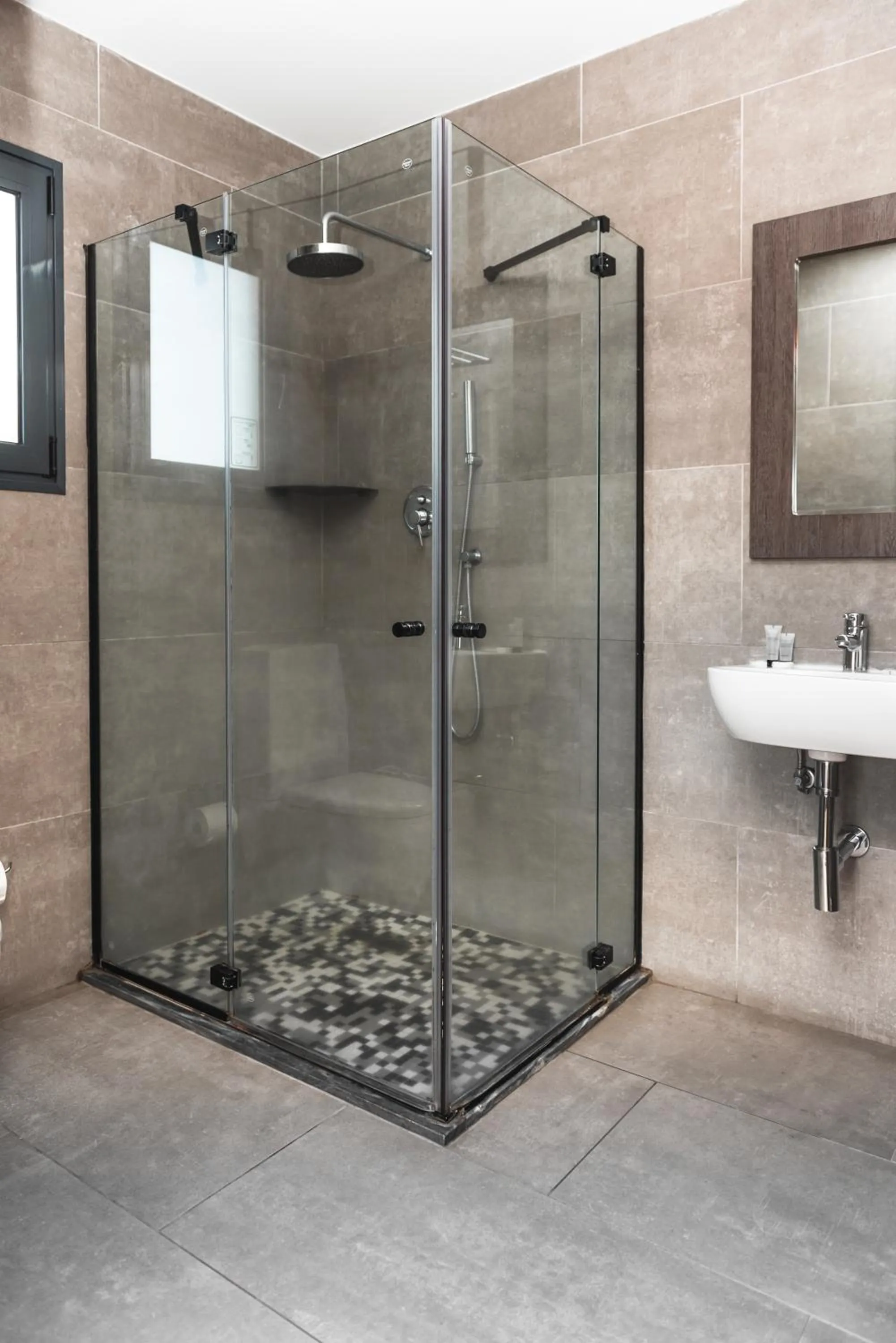 Toilet in Hotel Kapital