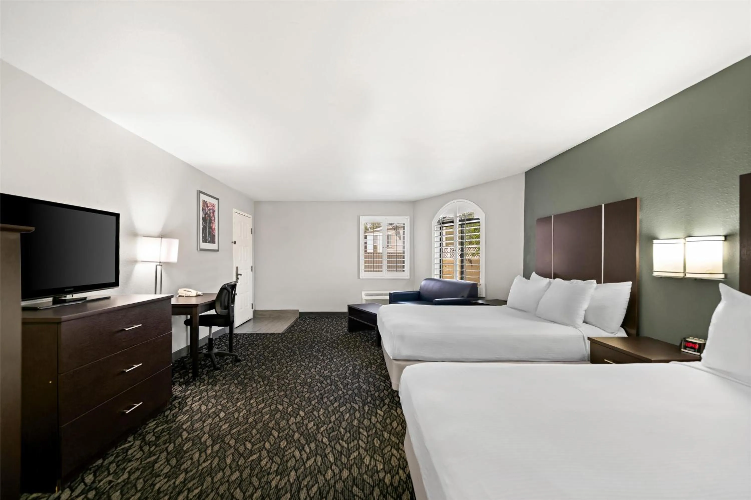 Bedroom, Bed in Best Western Desert Villa Inn