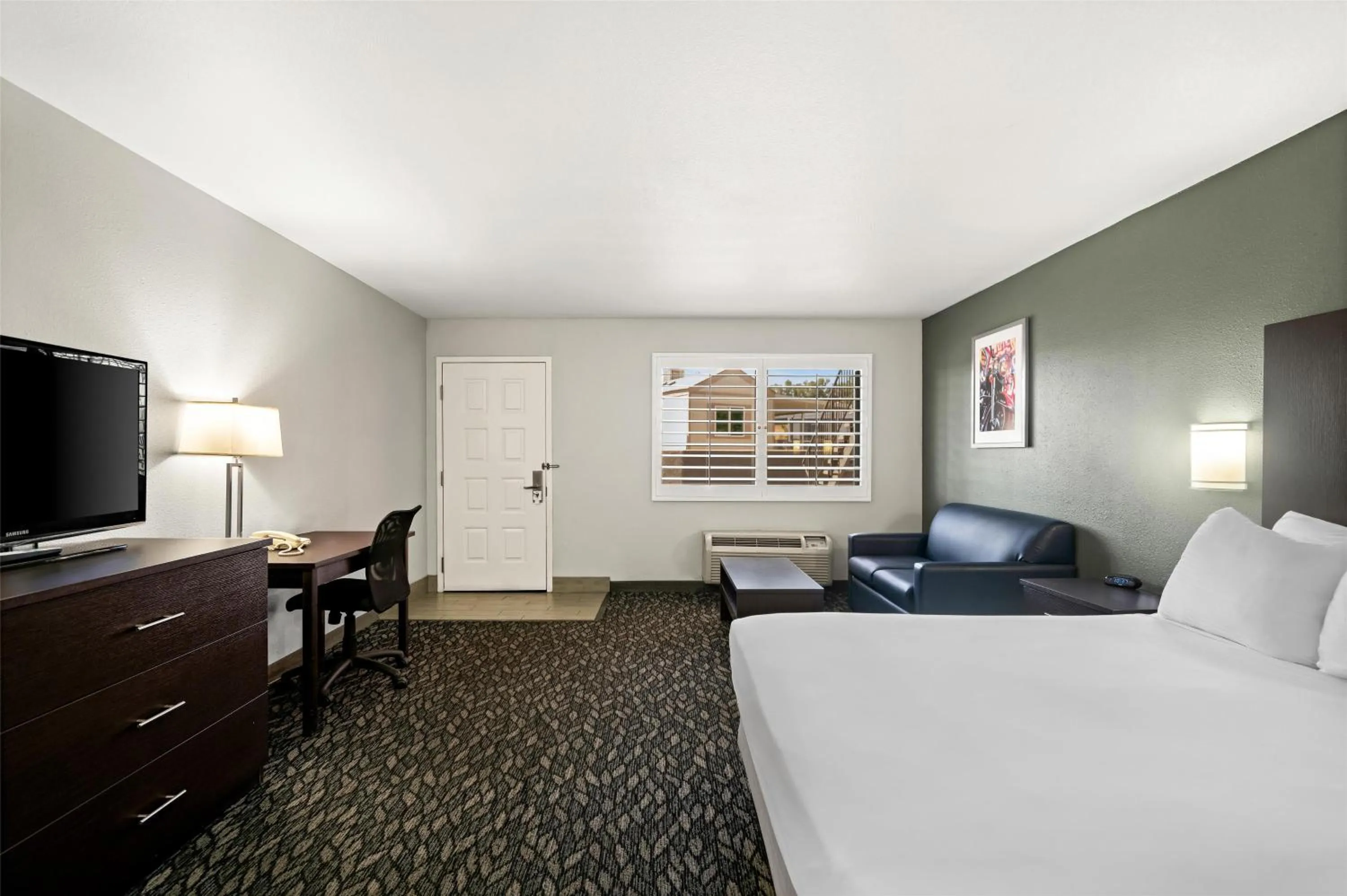 Bedroom, Bed in Best Western Desert Villa Inn