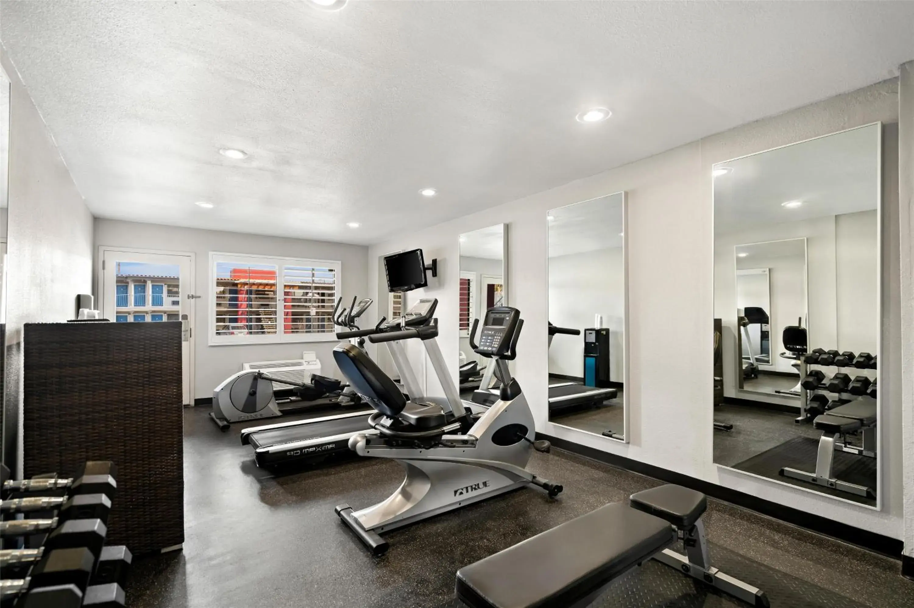 Fitness centre/facilities in Best Western Desert Villa Inn Fitness centre/facilities in Best Western Desert Villa Inn