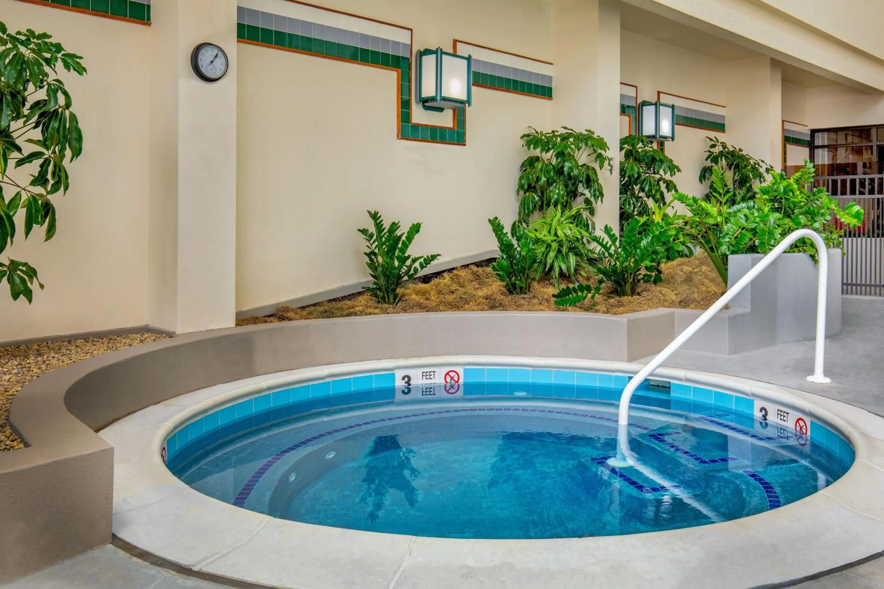 Swimming pool in Marriott Park Ridge