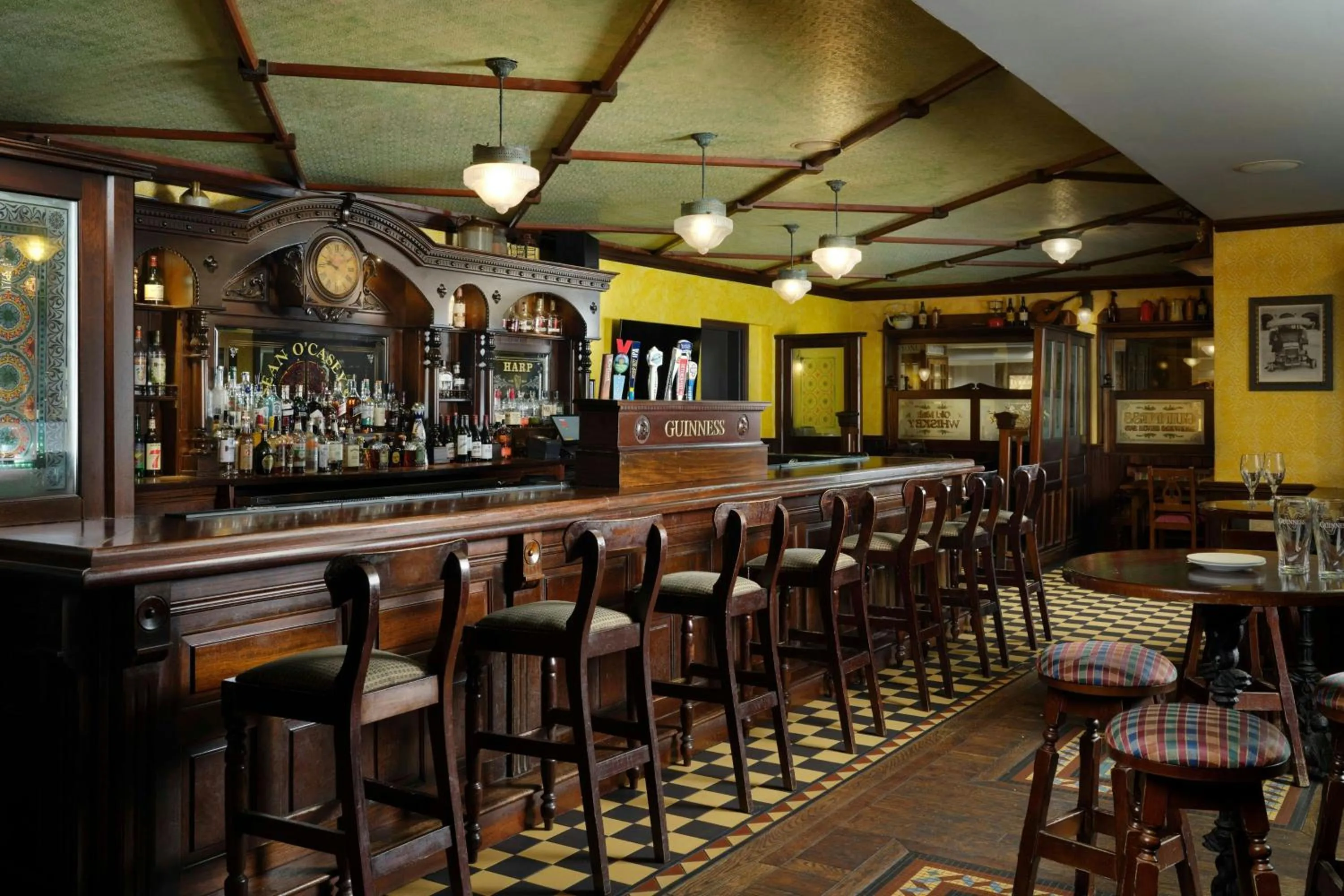 Restaurant/places to eat in Marriott Park Ridge