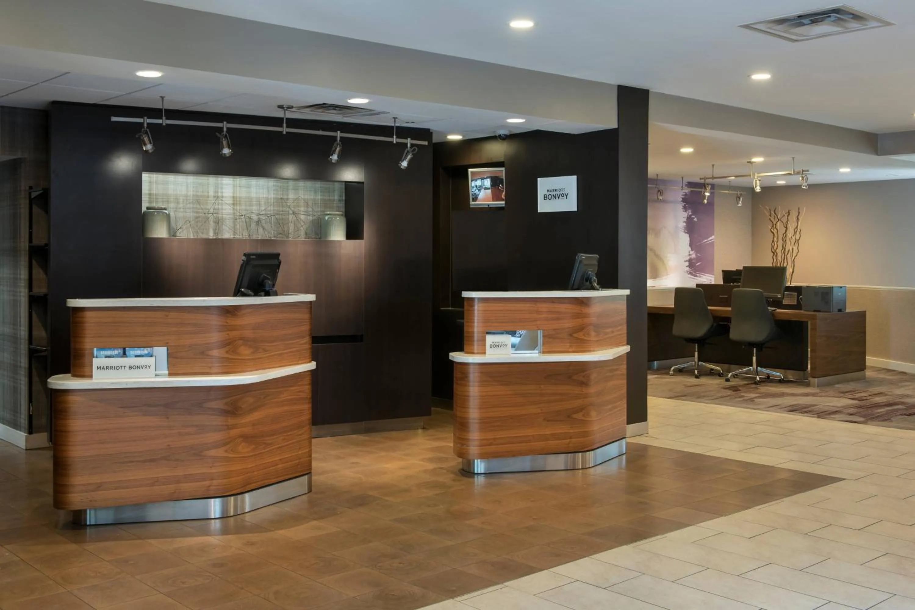 Lobby or reception in Courtyard by Marriott Lincroft Red Bank