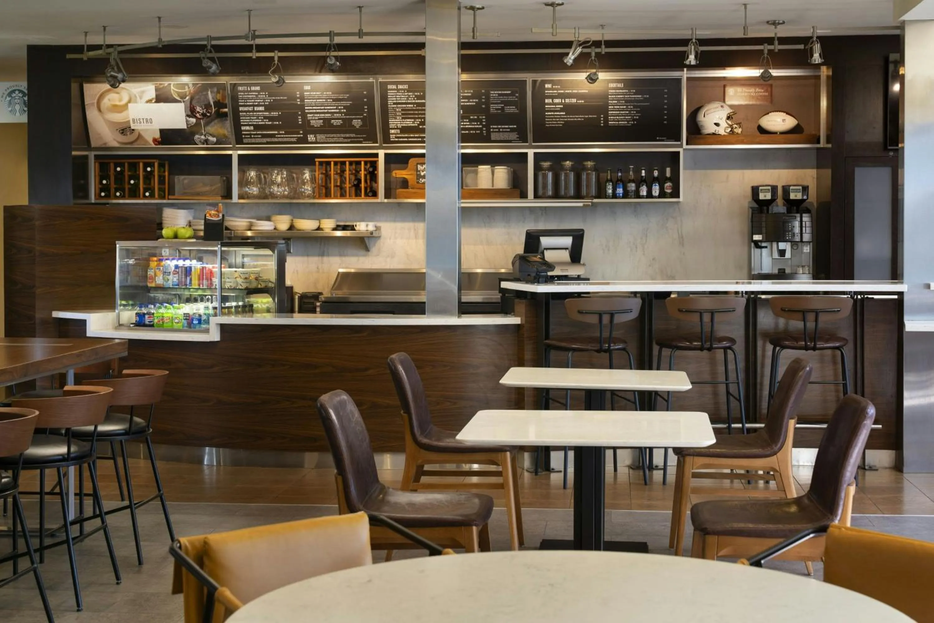 Restaurant/places to eat in Courtyard by Marriott Fresno