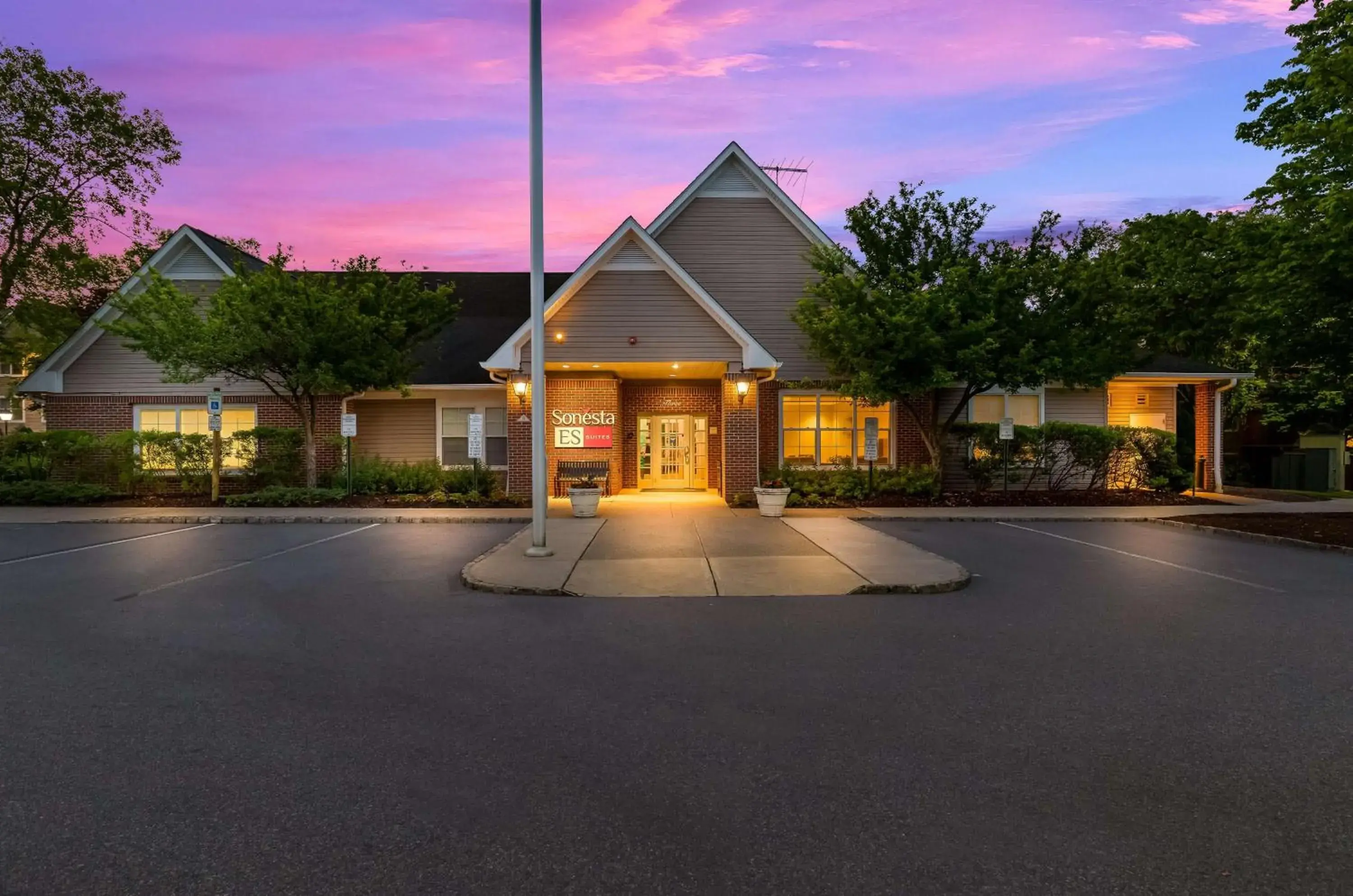 Property building in Sonesta ES Suites Parsippany Morris Plains Property building in Sonesta ES Suites Parsippany Morris Plains