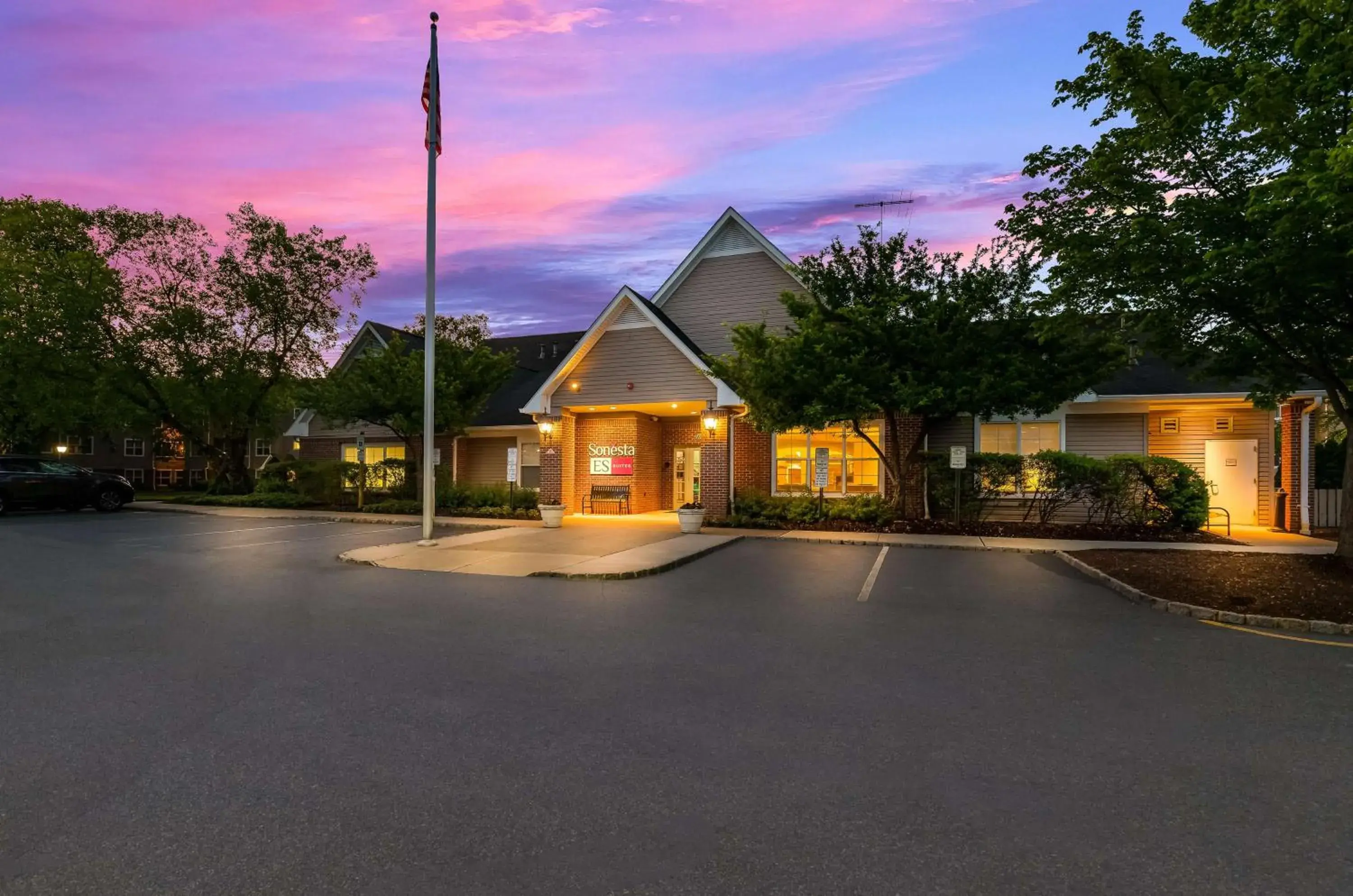 Property building in Sonesta ES Suites Parsippany Morris Plains Property building in Sonesta ES Suites Parsippany Morris Plains