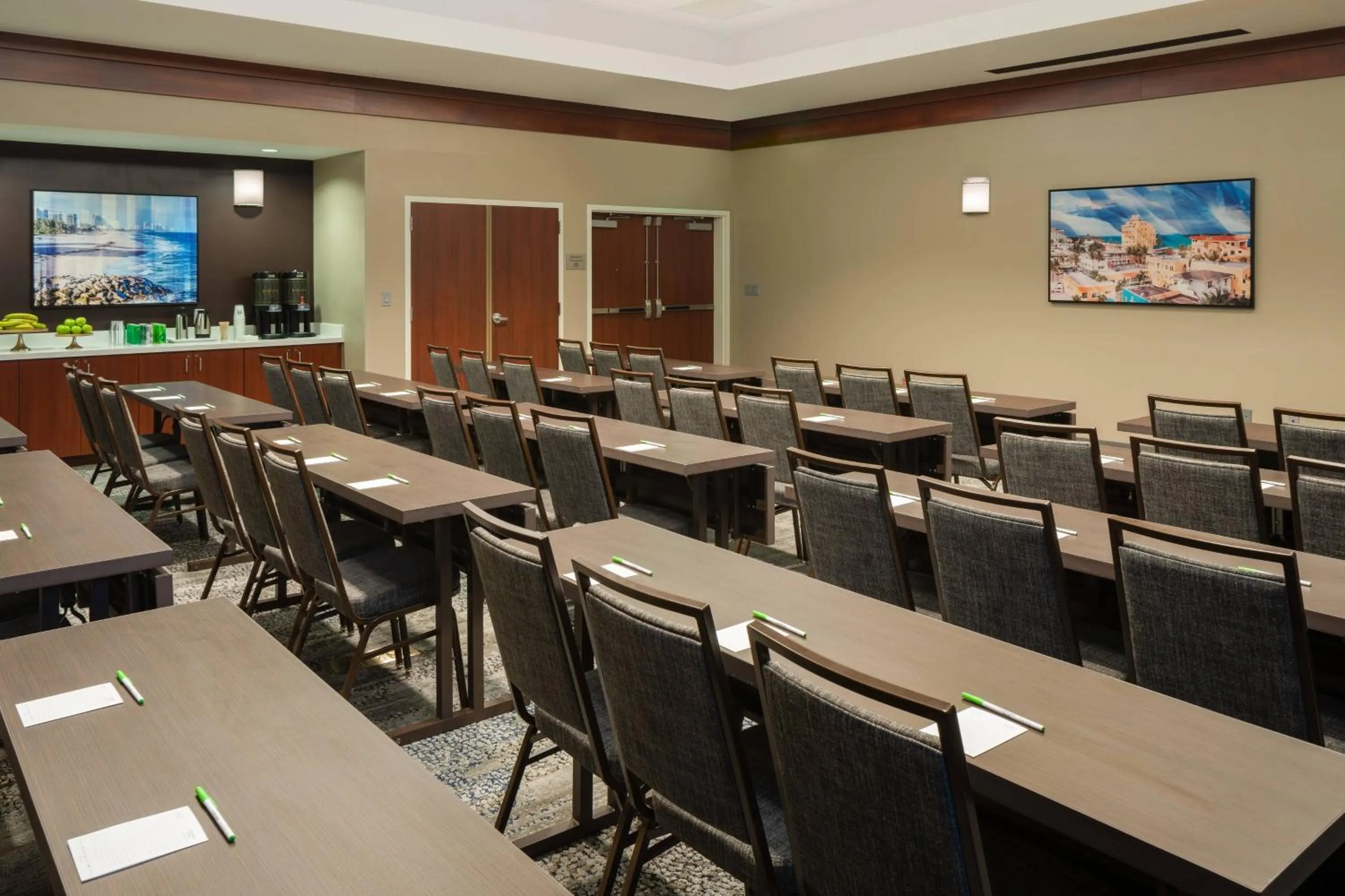 Meeting/conference room in Courtyard by Marriott Fort Lauderdale Airport & Cruise Port