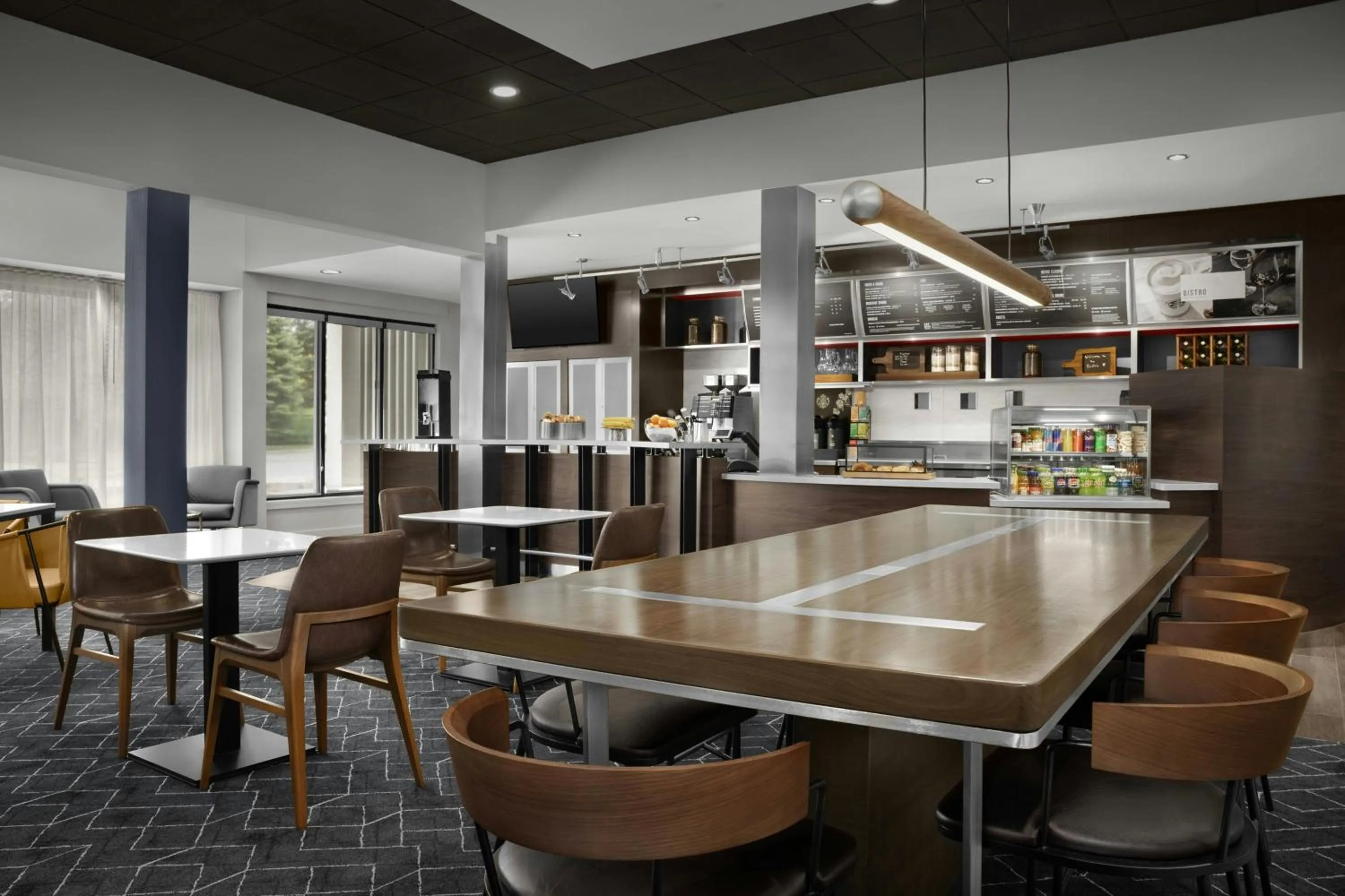 Breakfast in Courtyard Spokane Downtown at the Convention Center