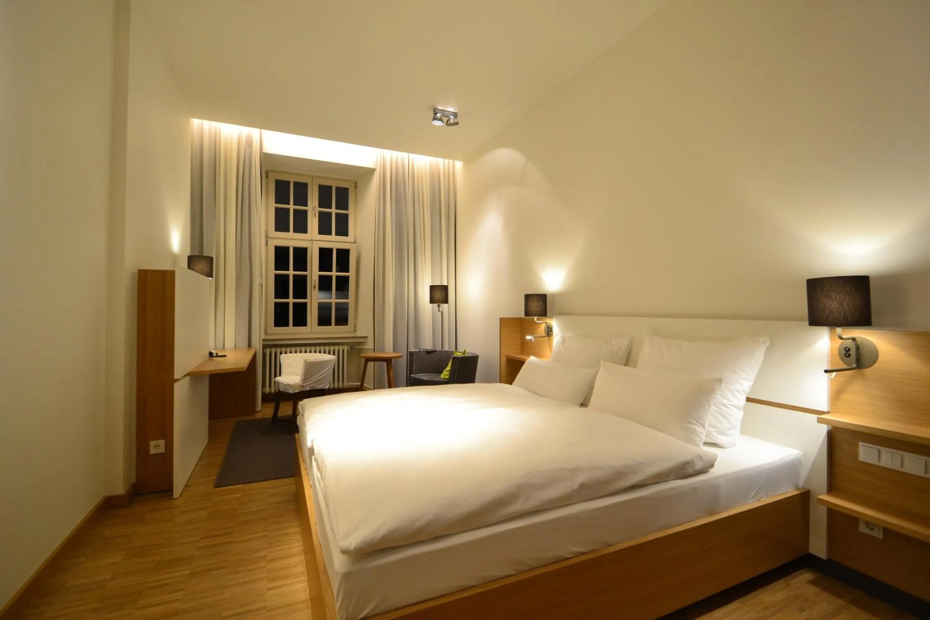 Bedroom, Bed in Bildungs- und Tagungshaus Liborianum