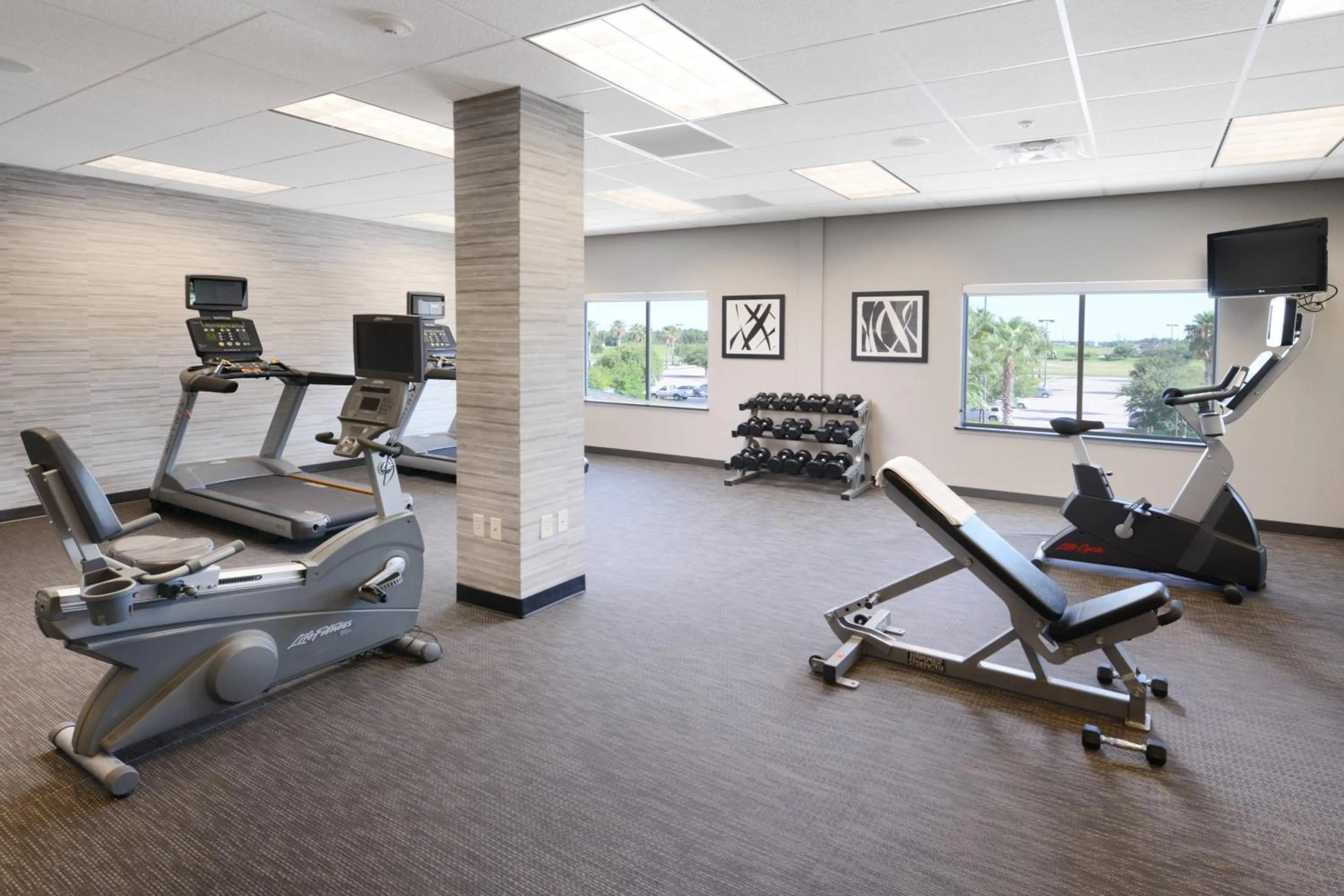 Fitness centre/facilities in Courtyard Marriott Houston Pearland