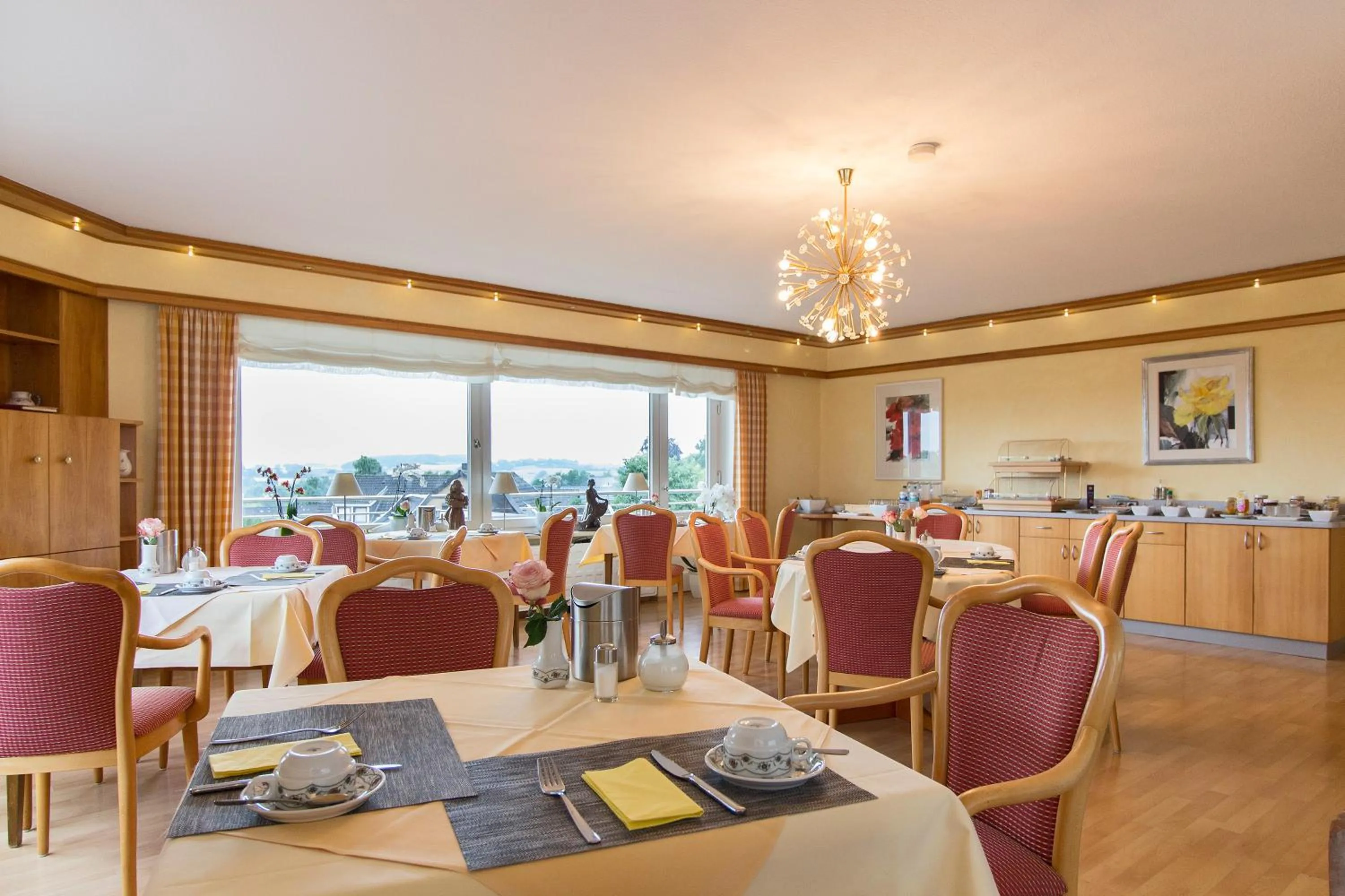 Restaurant/places to eat in Hotel Seeblick Garni