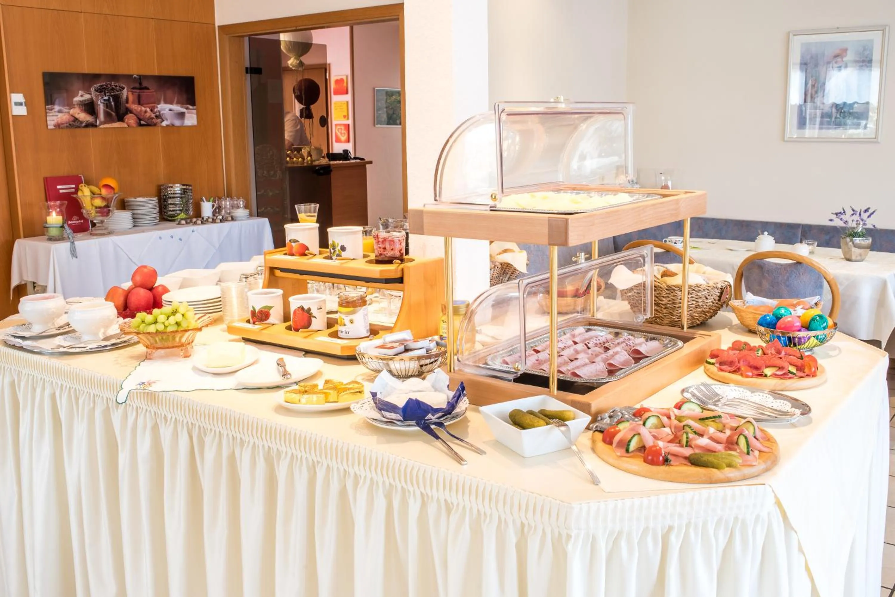 Breakfast in Hotel Schweizerhof