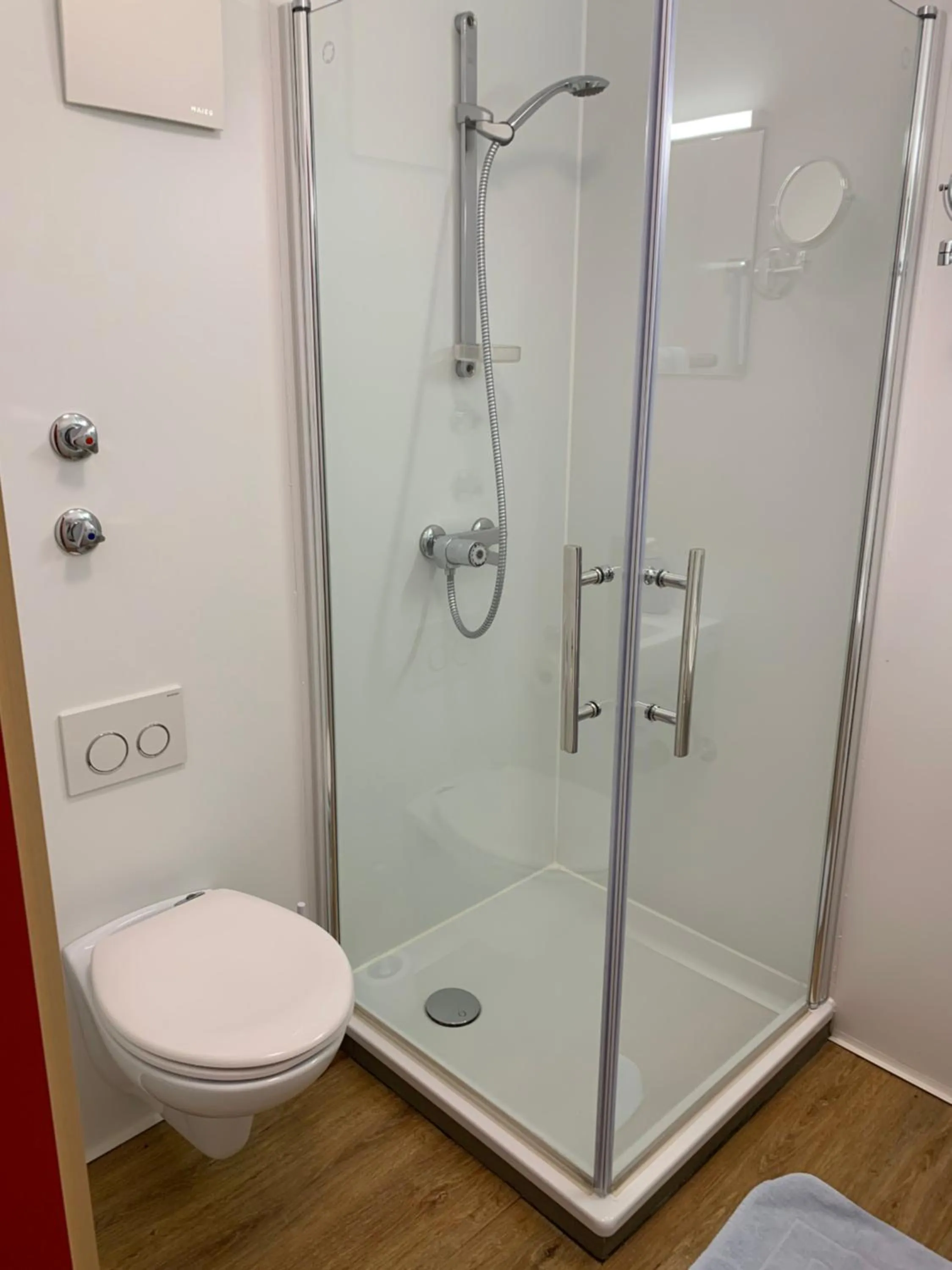 Shower in Hotel Schweizerhof