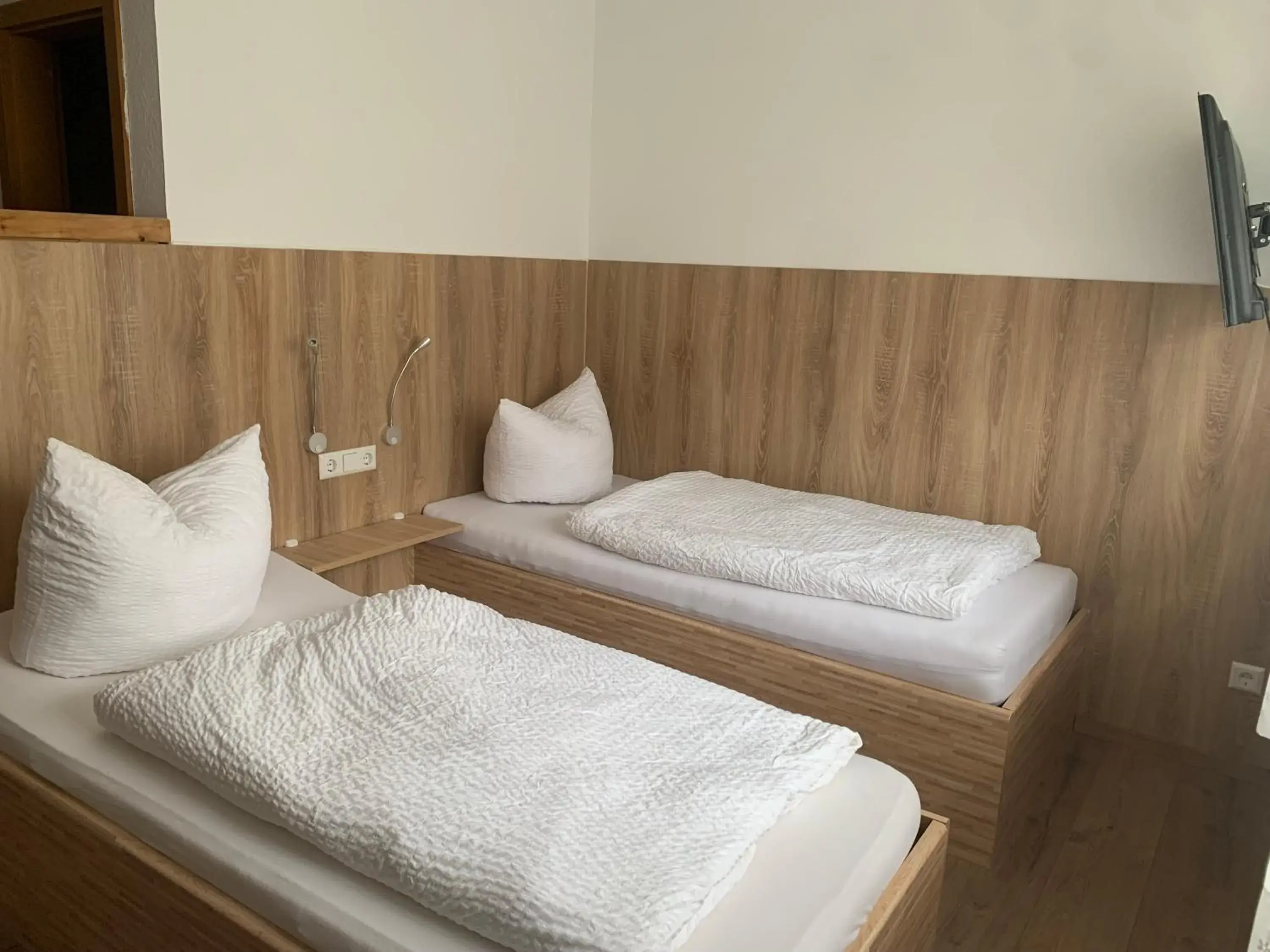 Standard Twin Room - single occupancy in Hotel Schweizerhof Standard Twin Room - single occupancy in Hotel Schweizerhof