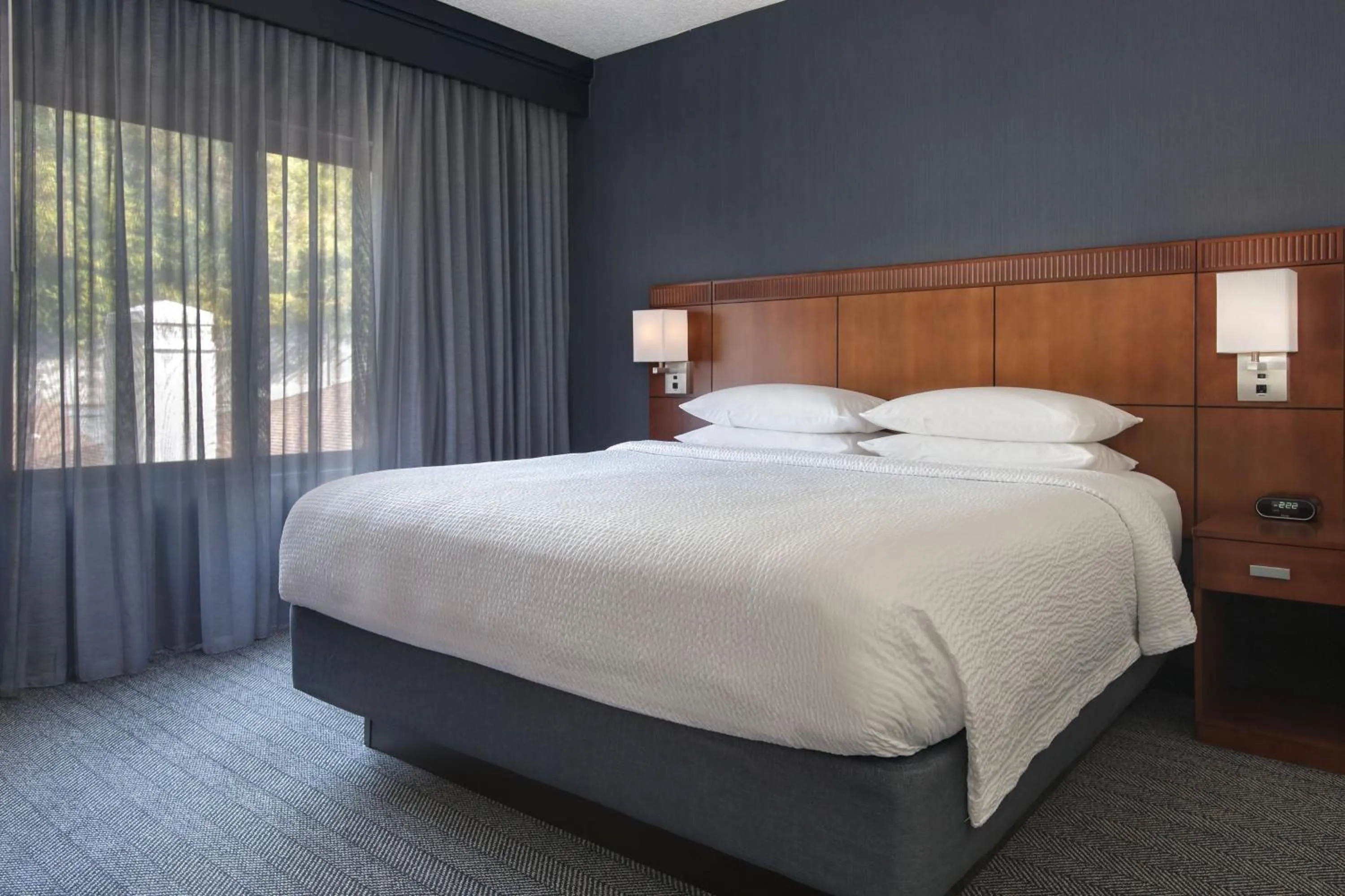 Bedroom, Bed in Courtyard by Marriott Norwalk