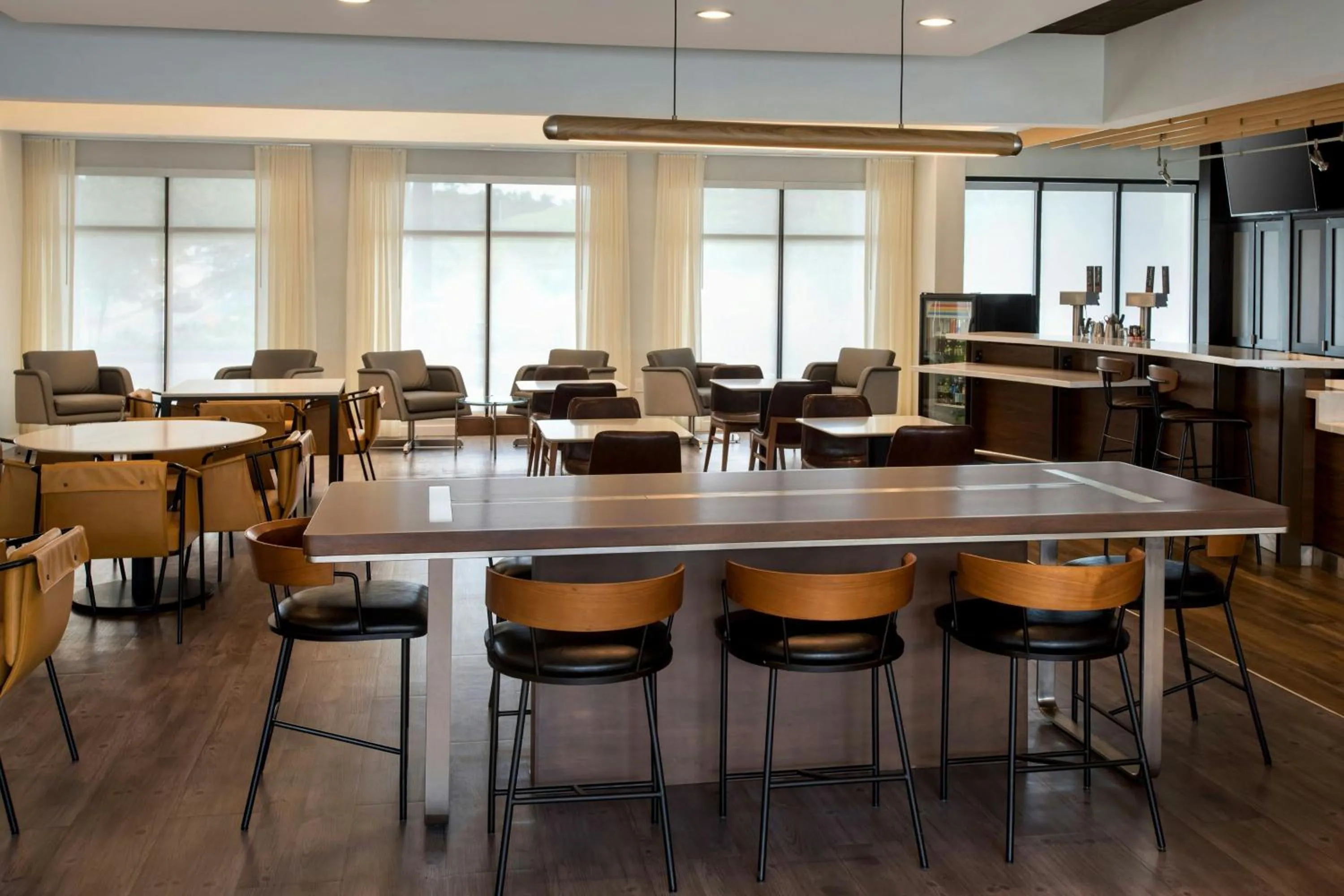 Restaurant/places to eat in Courtyard by Marriott Rye