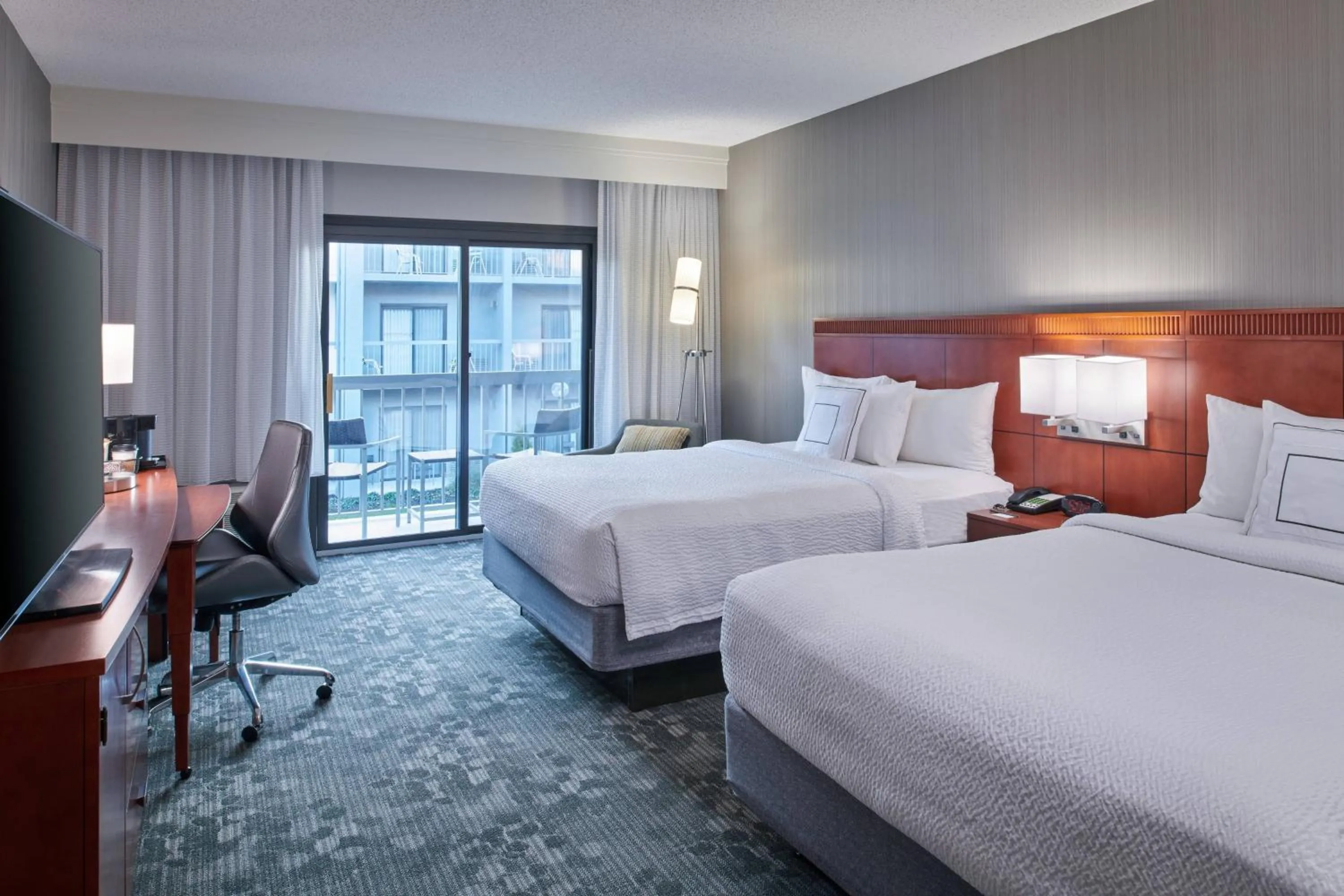 Photo of the whole room, Bed in Courtyard by Marriott Indianapolis Castleton
