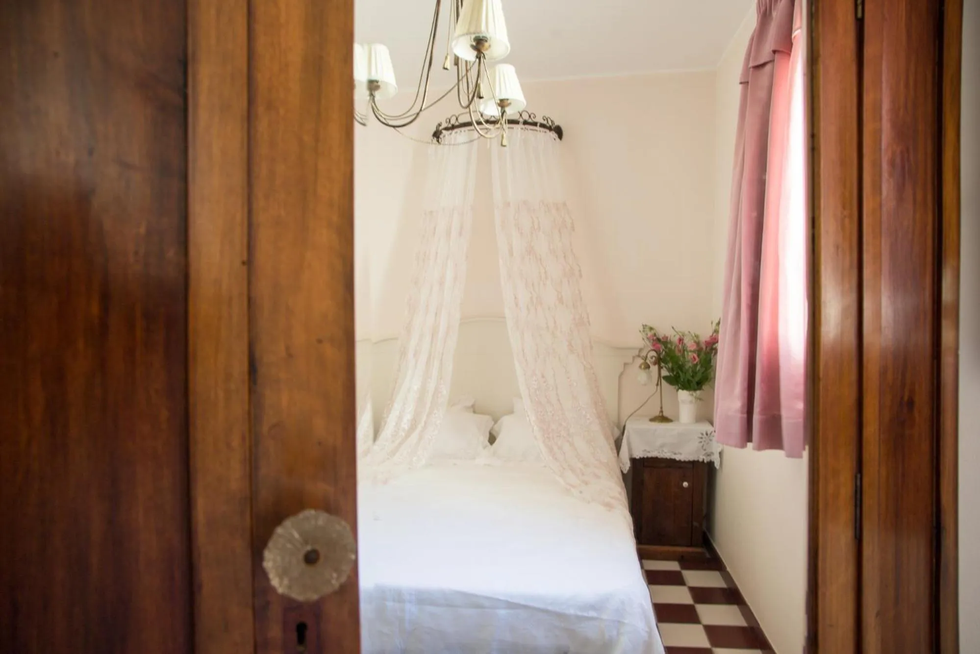 Decorative detail, Bed in Dimora Birullà