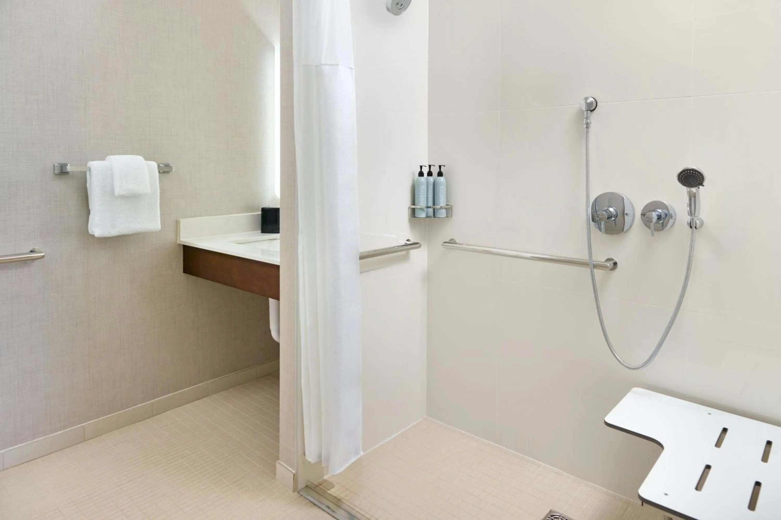 Bathroom in Residence Inn Long Island Hauppauge/Islandia