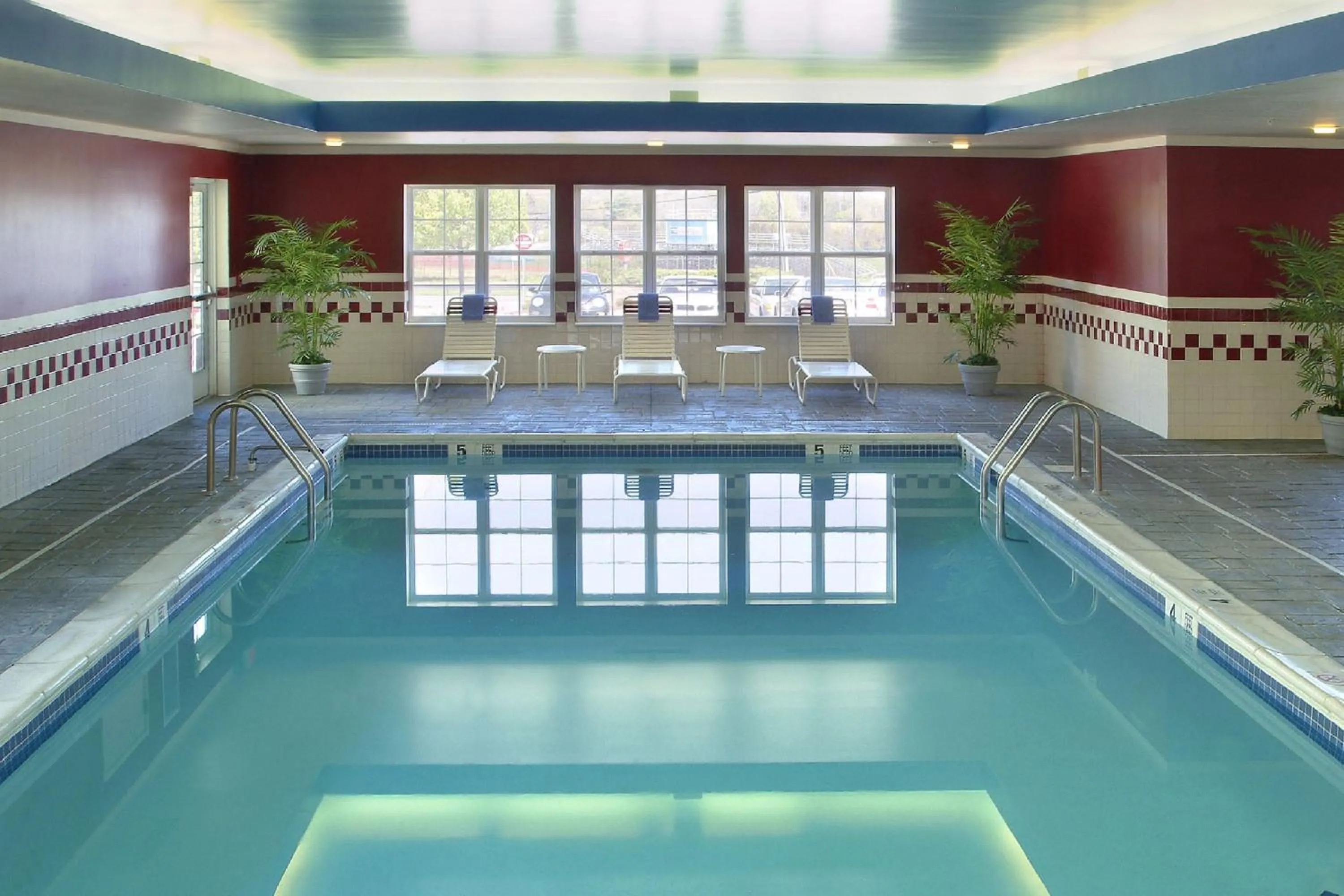 Swimming pool in Residence Inn Long Island Hauppauge/Islandia