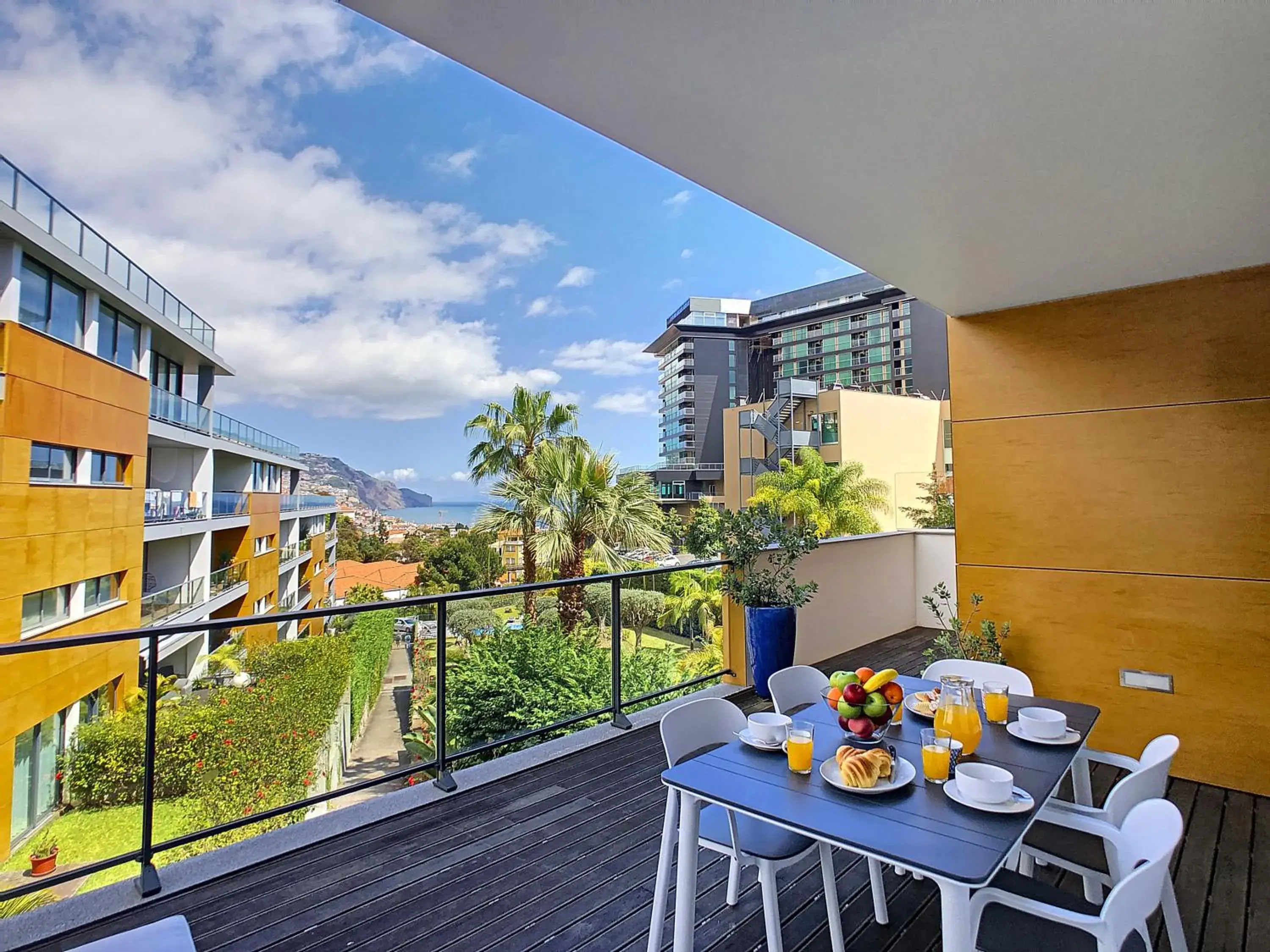 The Bay View - by LovelyStay The Bay View - by LovelyStay