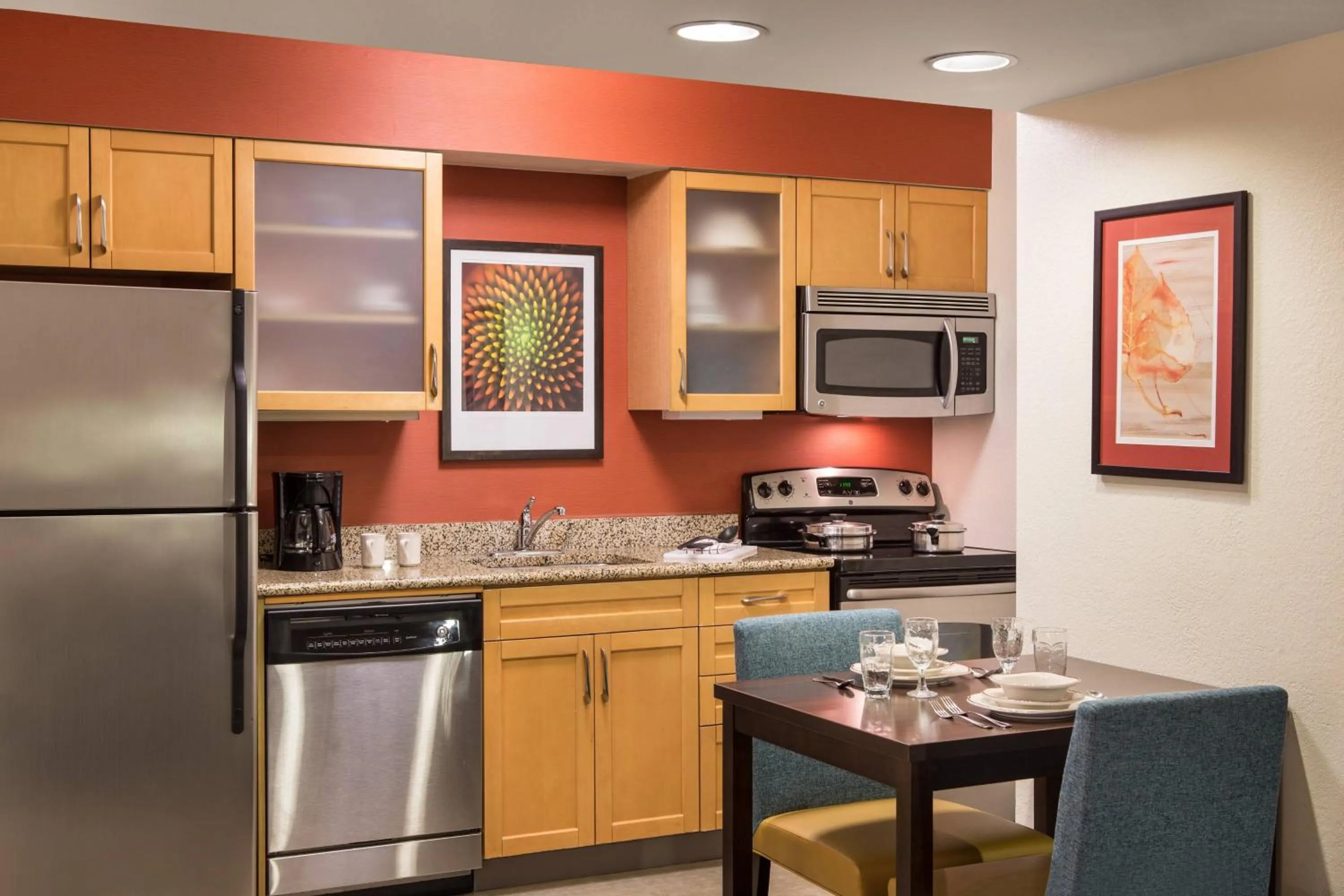Kitchen or kitchenette in Residence Inn San Diego La Jolla