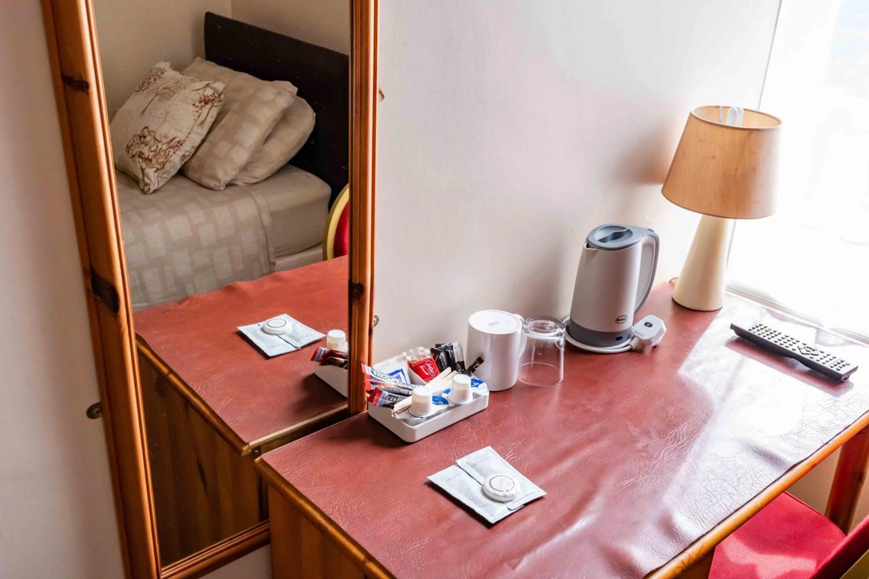 Coffee/tea facilities in Aarondale Guest House