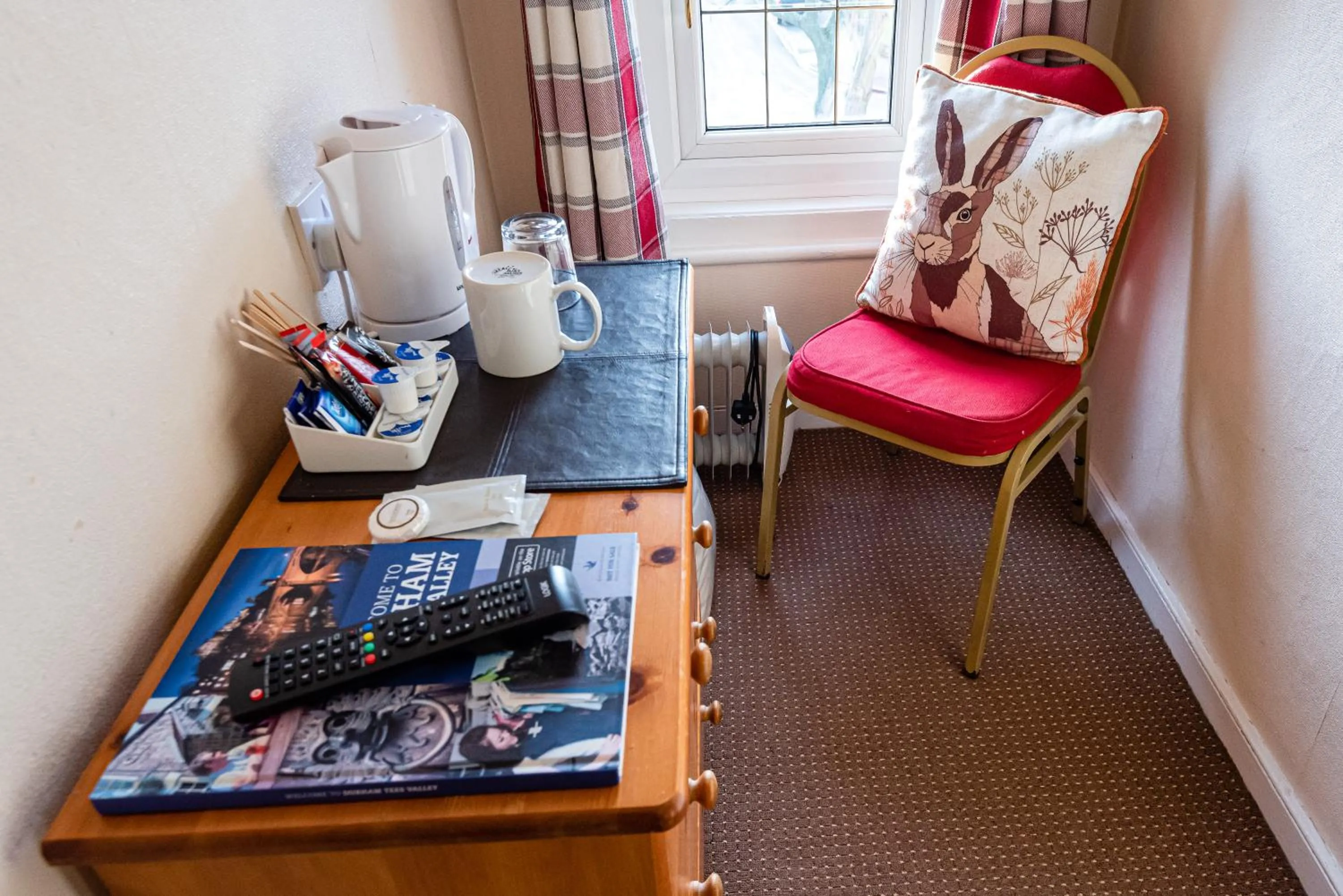 Coffee/tea facilities in Aarondale Guest House