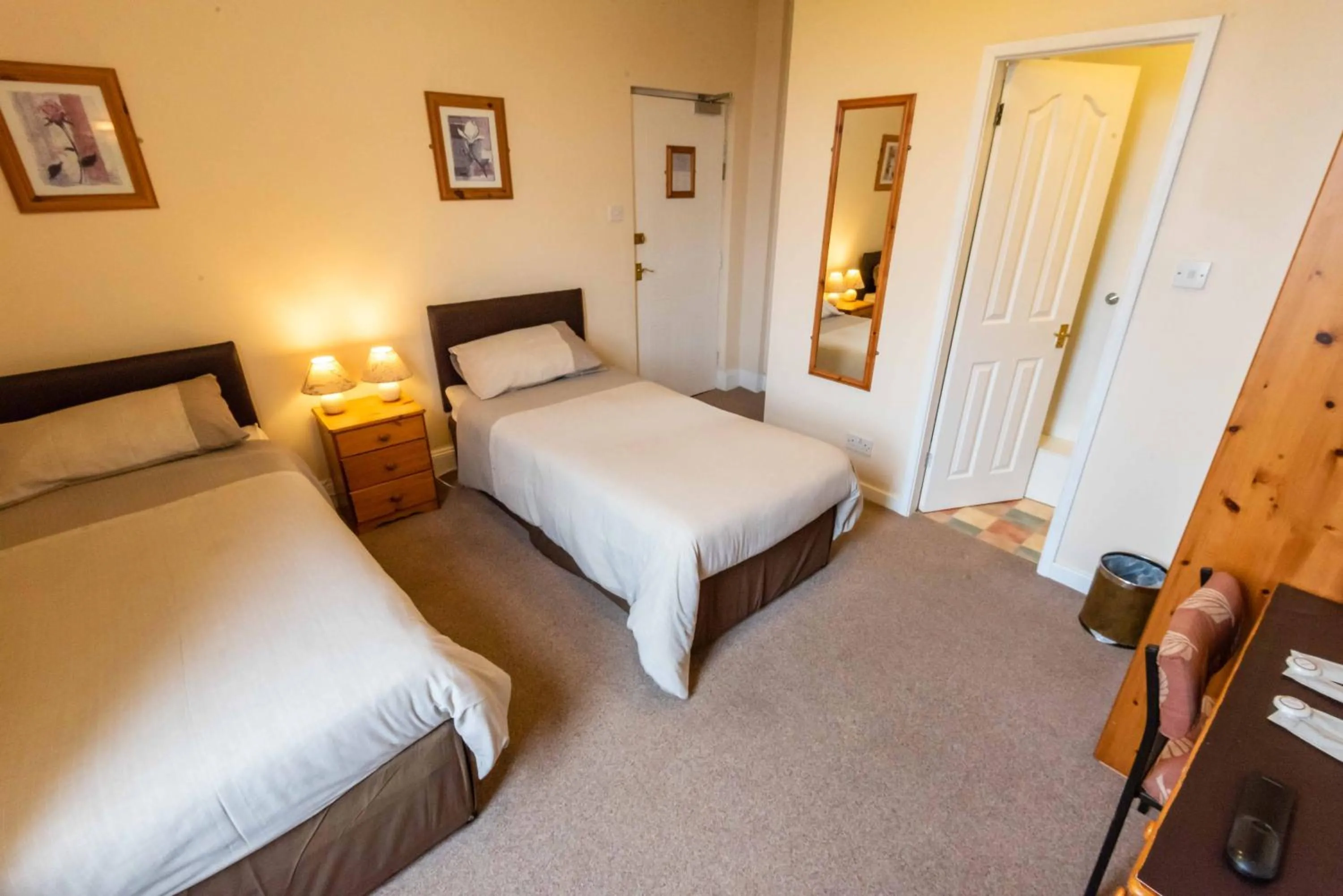Photo of the whole room, Bed in Aarondale Guest House