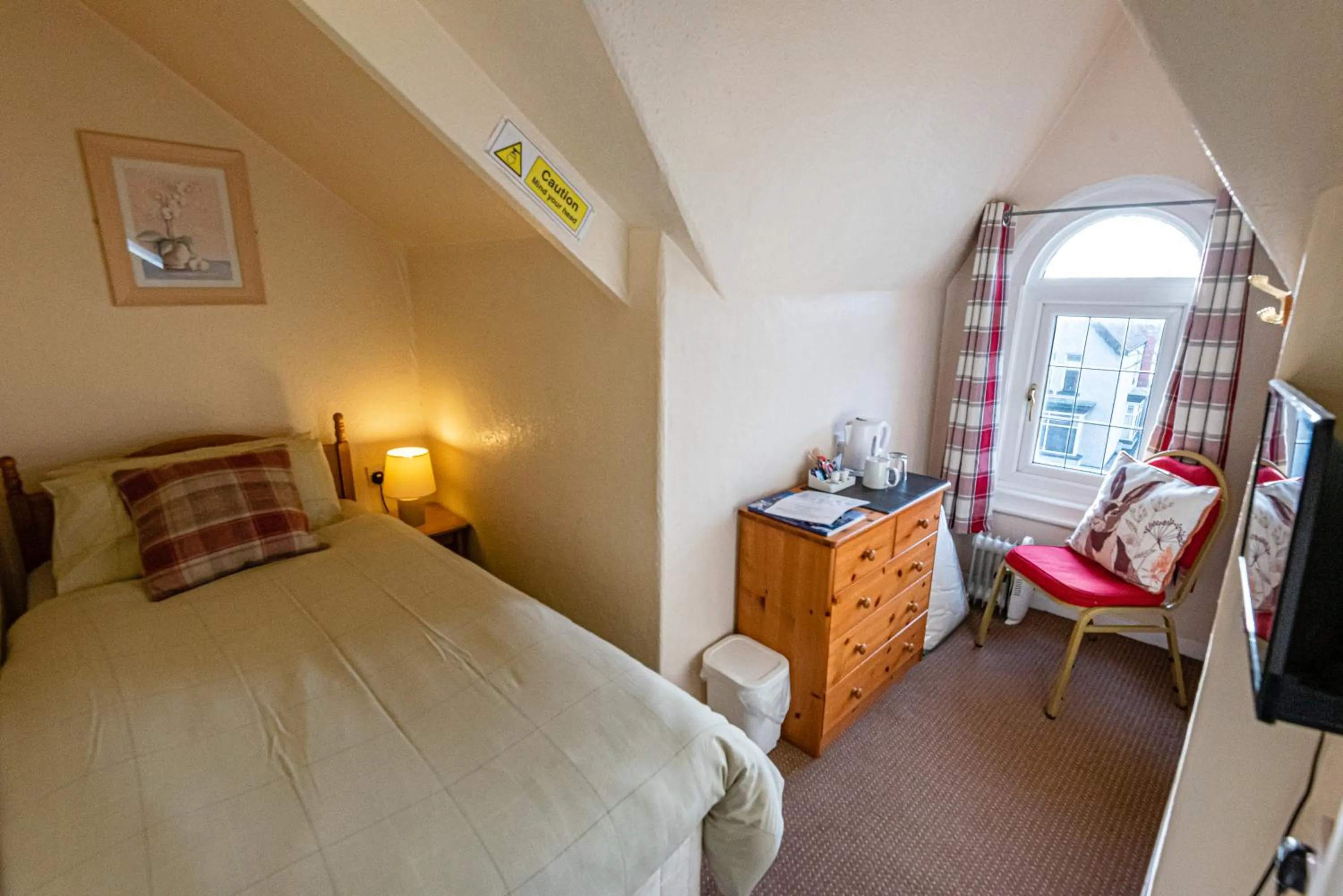 Bed in Aarondale Guest House