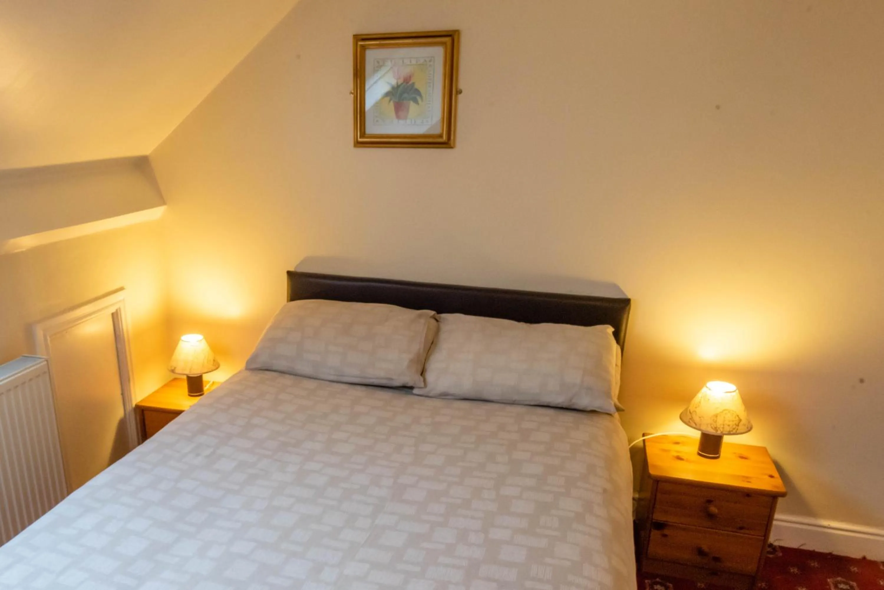 Bed in Aarondale Guest House