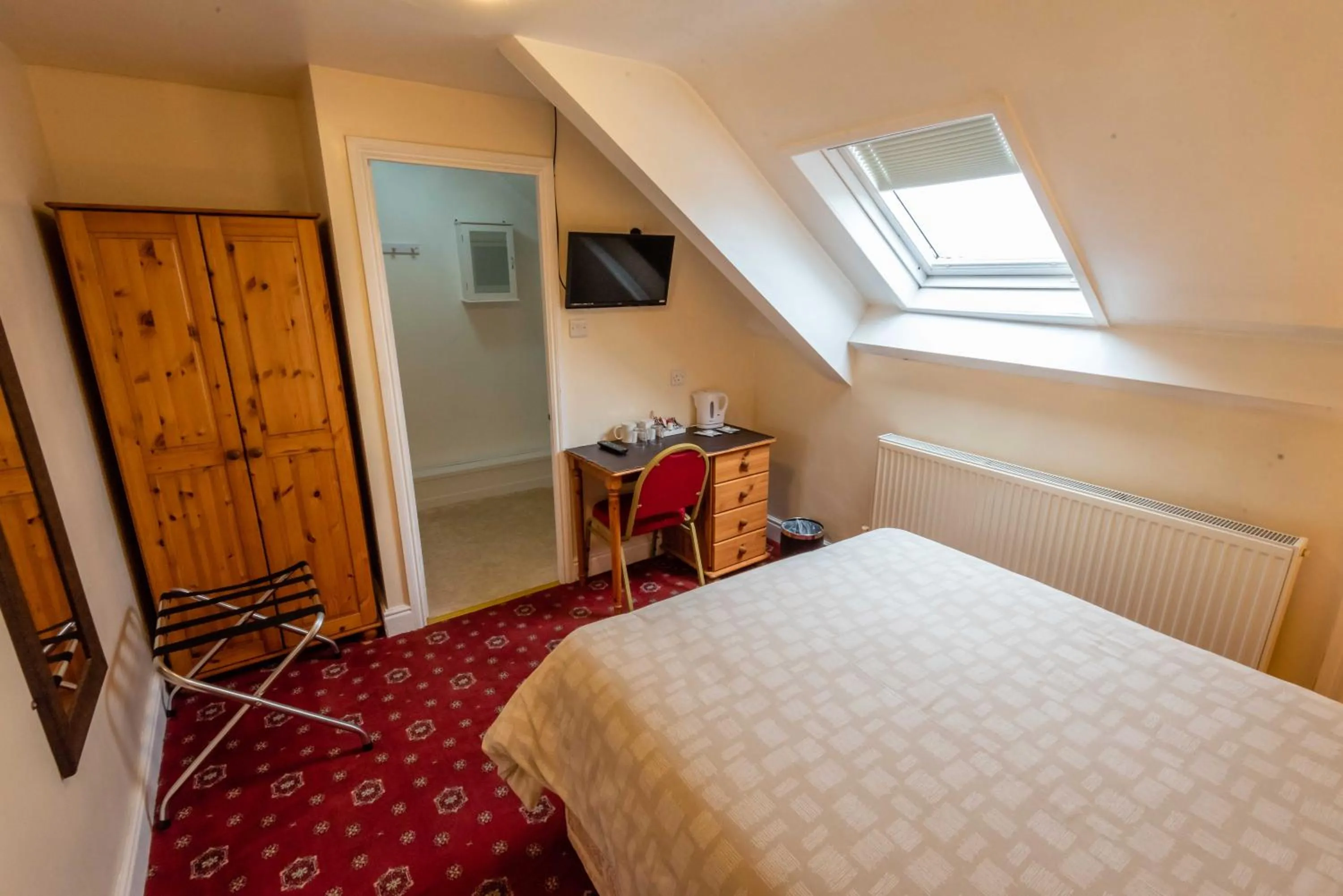 Bed in Aarondale Guest House