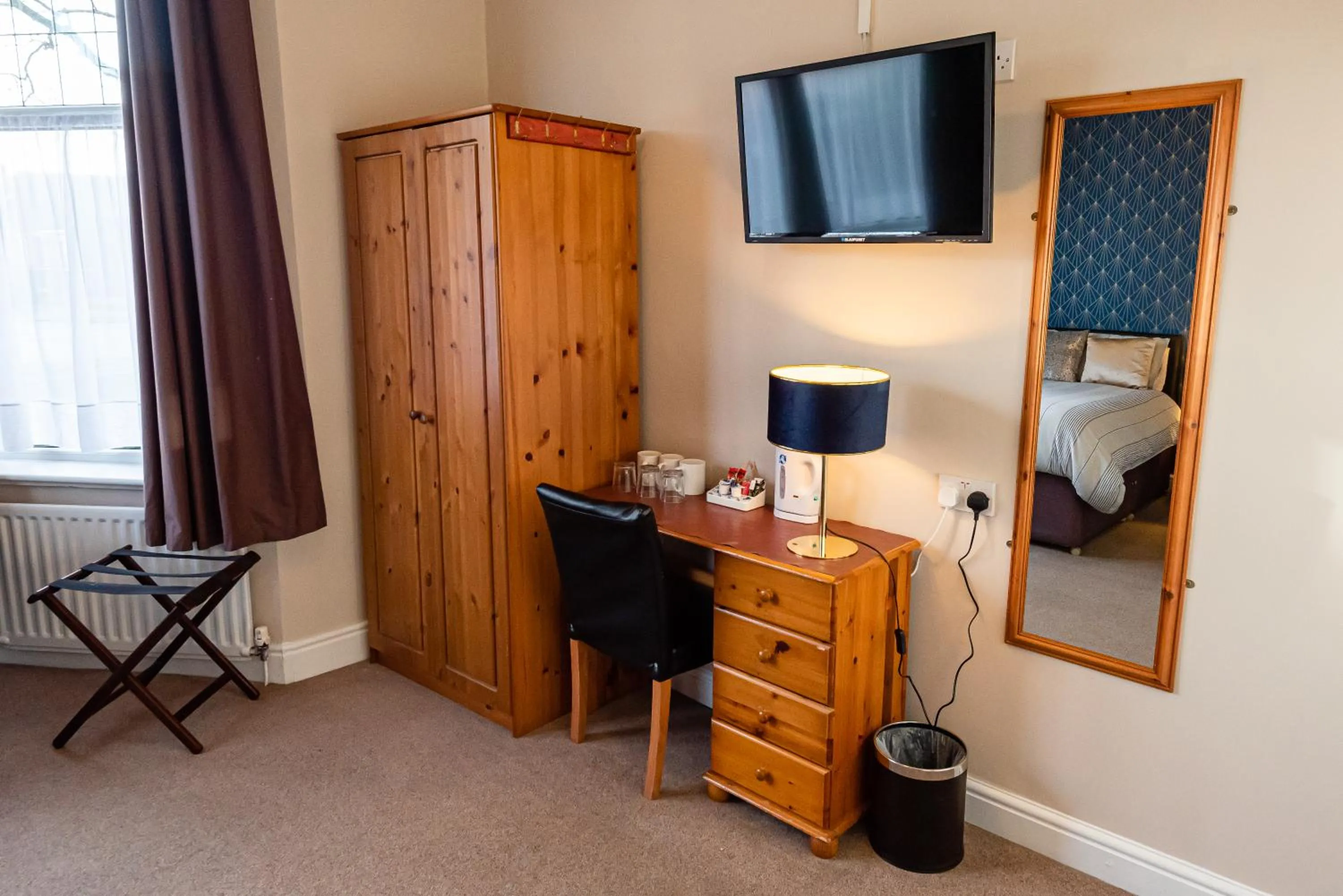 TV and multimedia in Aarondale Guest House