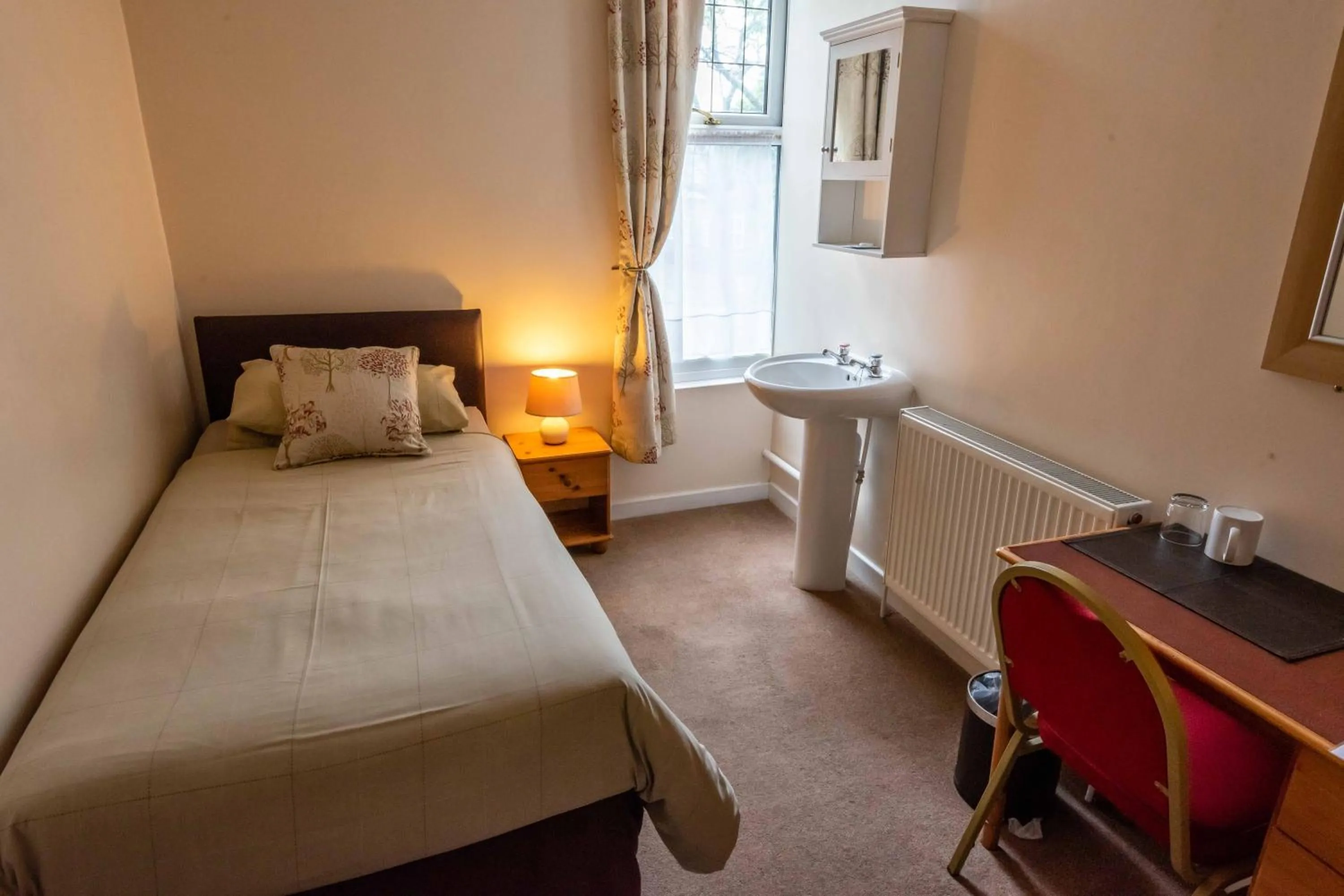Bed in Aarondale Guest House